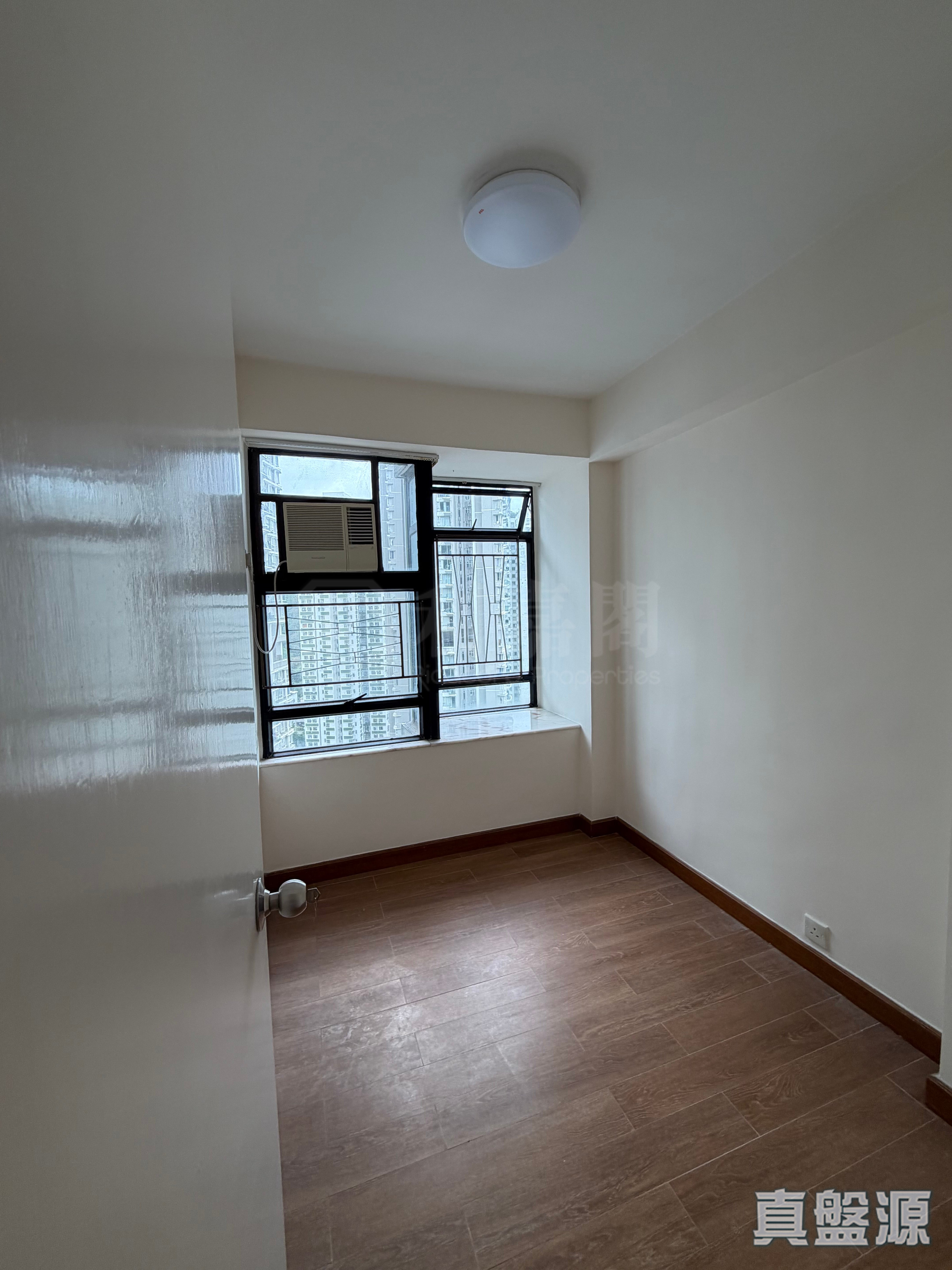 KORNHILL BLOCK P (FLAT 1 - 8) High Floor Zone Flat 3 Quarry Bay/Kornhill/Taikoo Shing