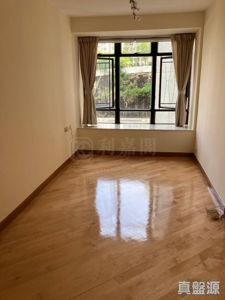 KORNHILL BLOCK P (FLAT 9 - 16) Medium Floor Zone Flat 15 Quarry Bay/Kornhill/Taikoo Shing