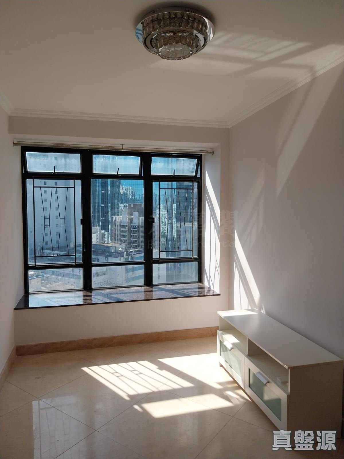 KORNHILL BLOCK R (FLAT 9 - 16) Very High Floor Zone Flat 11 Quarry Bay/Kornhill/Taikoo Shing