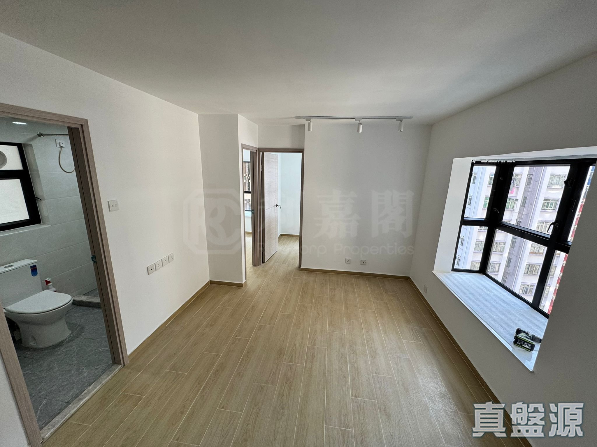 麗寶花園 2座 高層 F室 西九龍