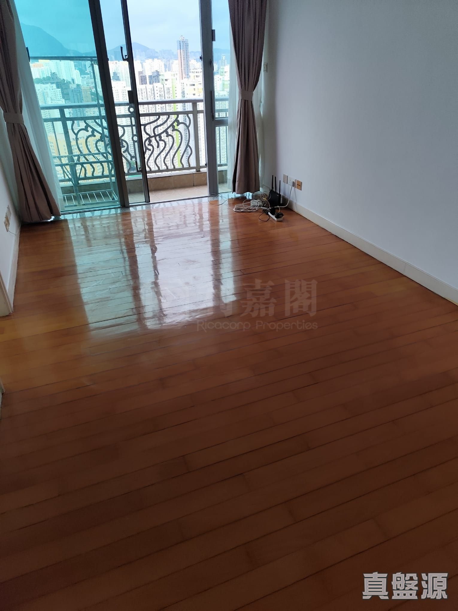THE PACIFICA PHASE 1 - Tower 2 Very High Floor Zone Flat E West Kowloon