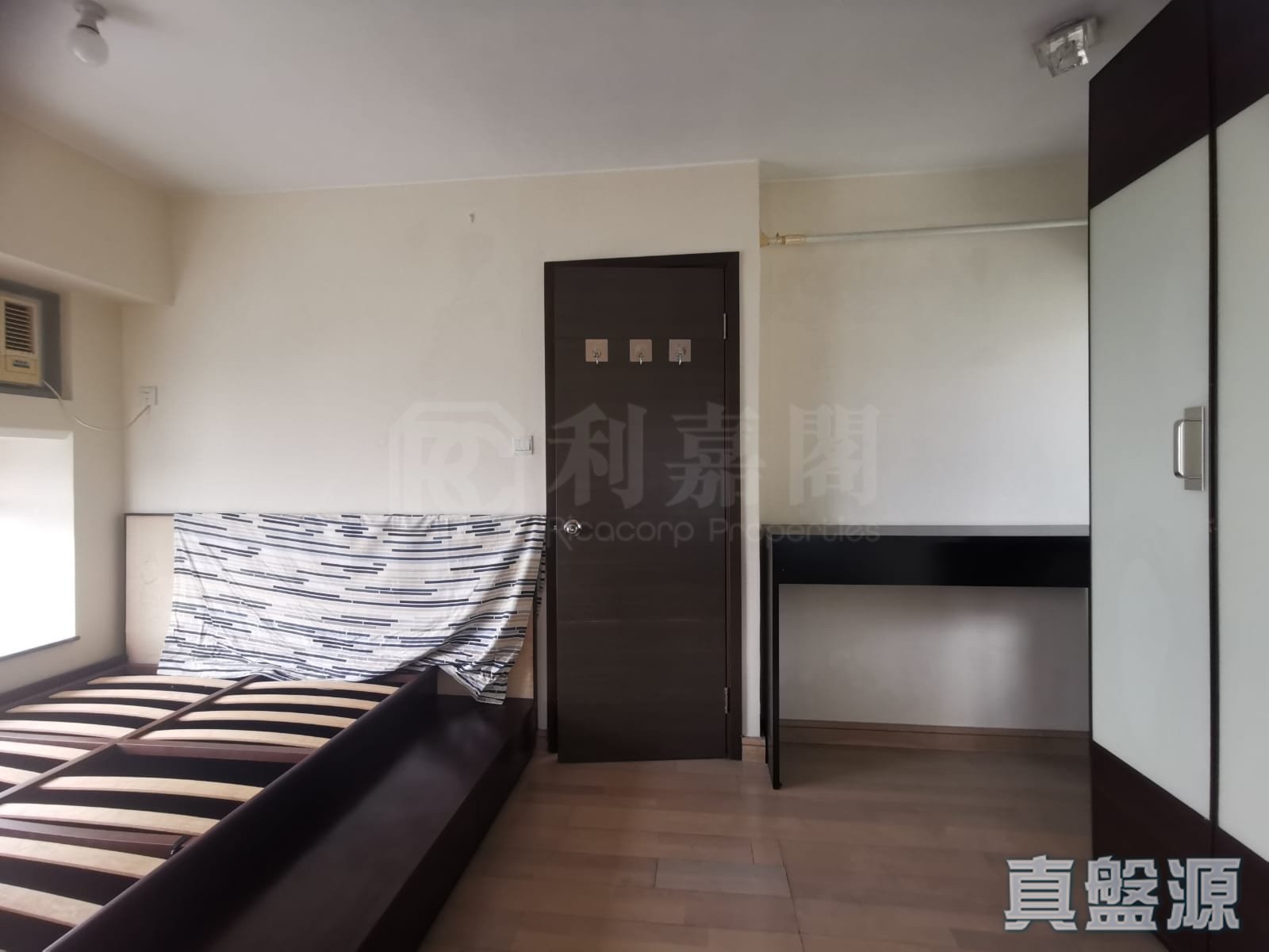 嘉亨湾 1座 高层 D室 西湾河/筲箕湾