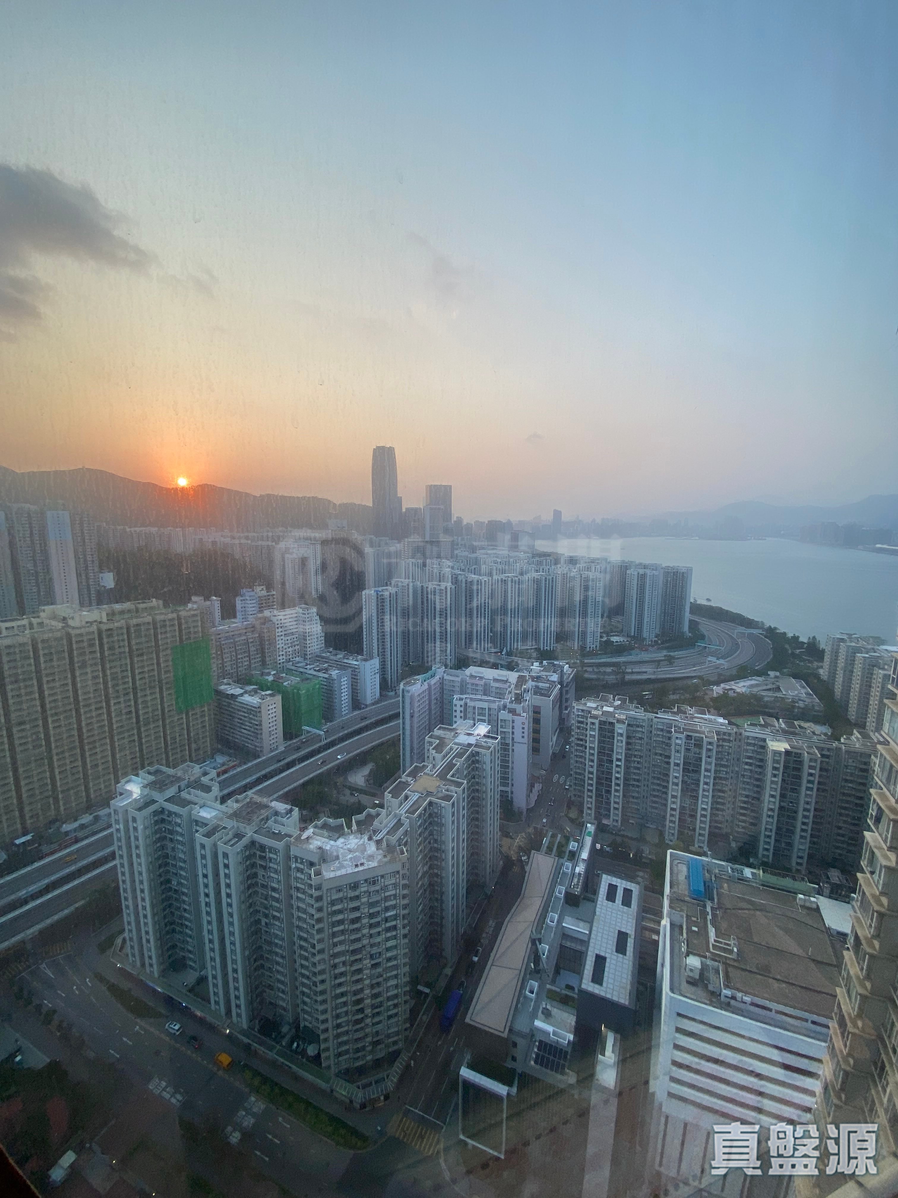 LES SAISONS L AUTOMNE (TOWER 3) Very High Floor Zone Flat B Sai Wan Ho/Shau Kei Wan