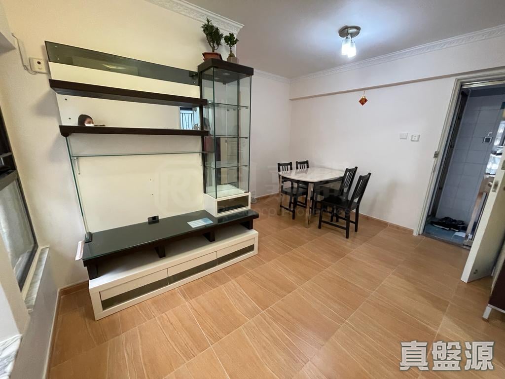SHAUKEIWAN PLAZA LAI MAN COURT (TOWER 1) Very High Floor Zone Flat E Sai Wan Ho/Shau Kei Wan