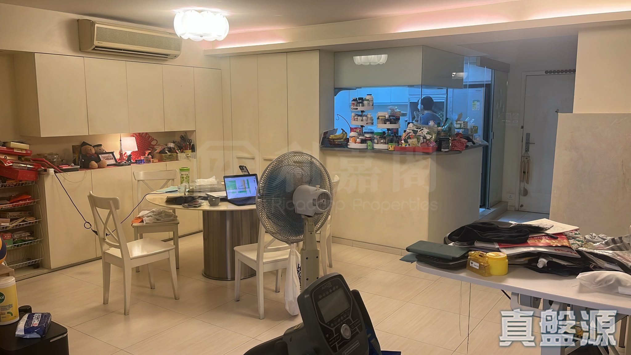 美孚新邨 2期 百老汇街30-32号 中层 A室 美孚/华景