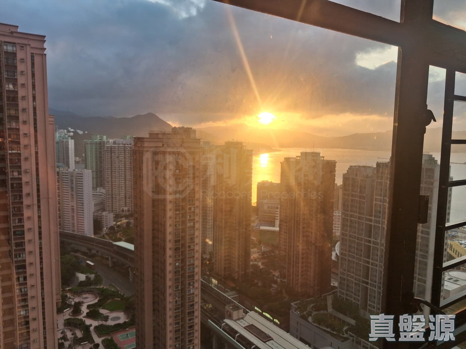 新港城 4期 F座 极高层 8室 马鞍山