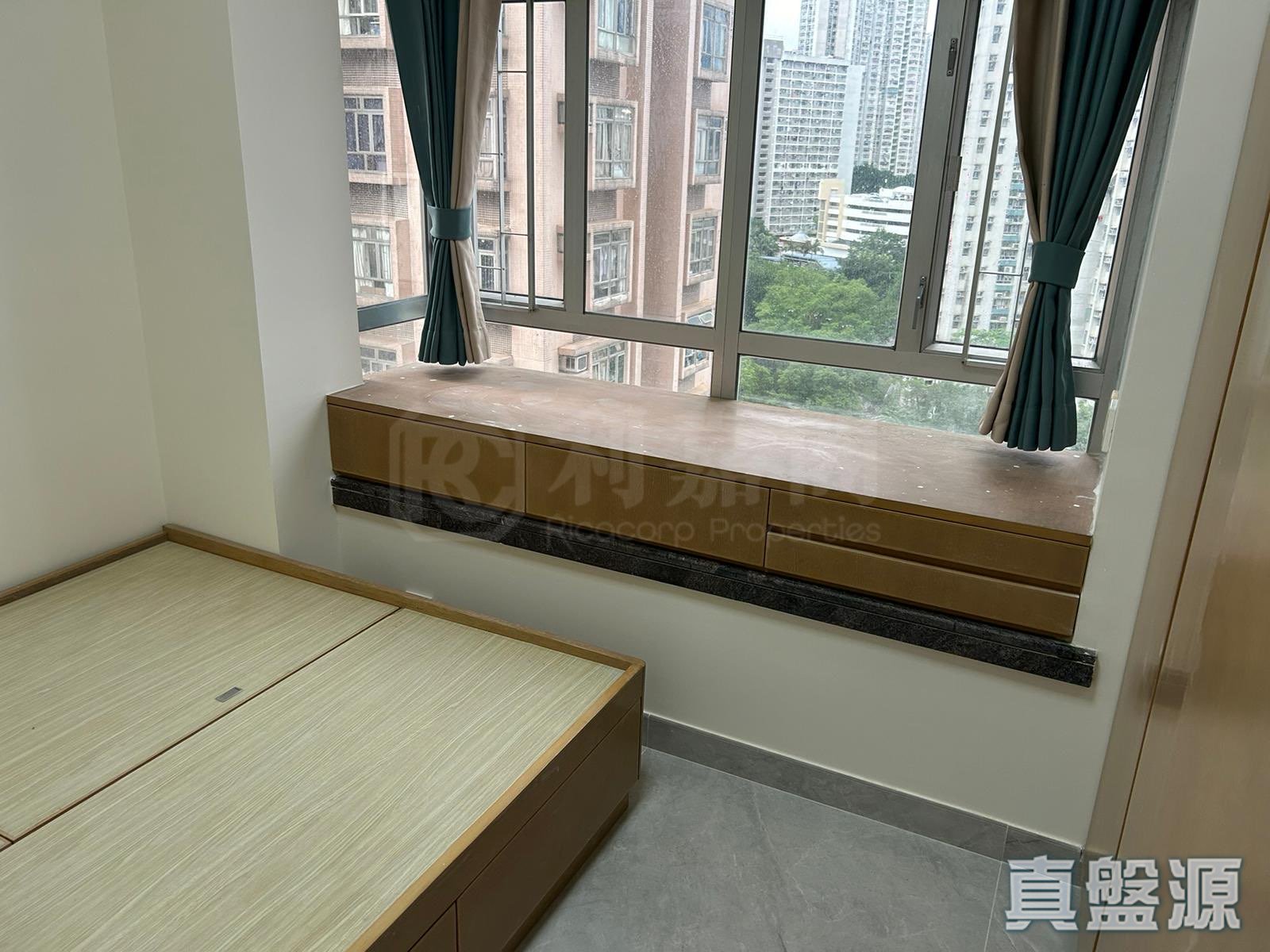 新港城 3期 N座 中層 5室 馬鞍山