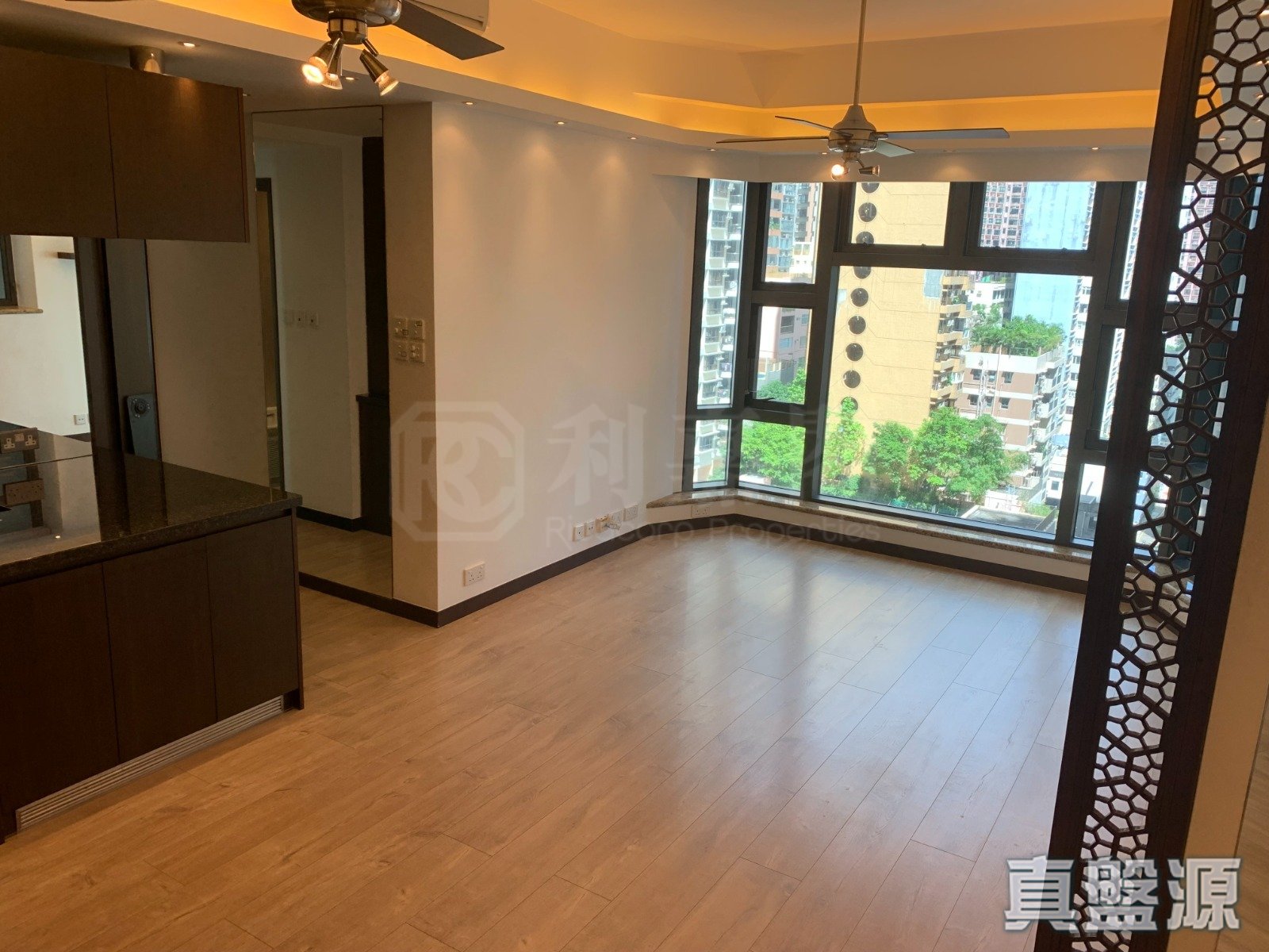 PALATIAL CREST Medium Floor Zone Flat A Mid-Levels West