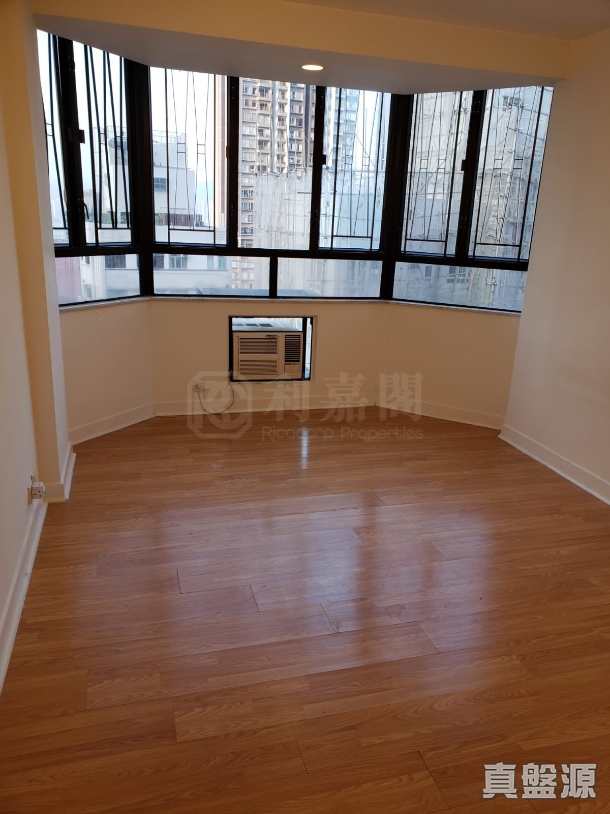 穎章大廈 極高層 A室 西半山