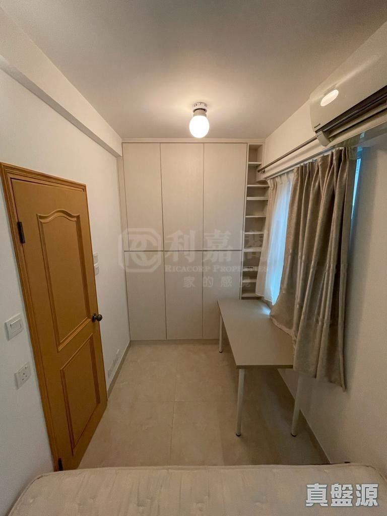 GARLEY BUILDING Low Floor Zone Flat E Central/Sheung Wan/Western District