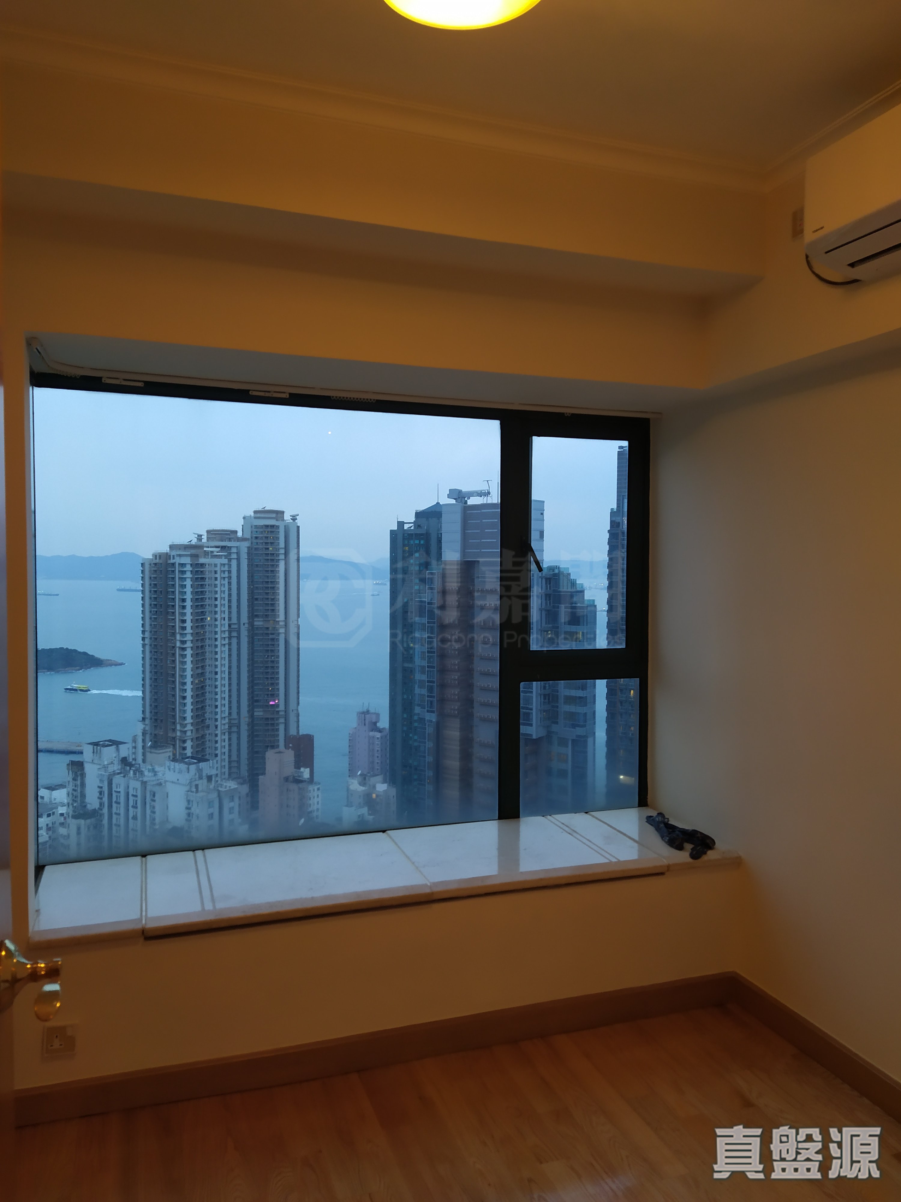 UNIVERSITY HEIGHTS TOWER 2 Very High Floor Zone Flat E Central/Sheung Wan/Western District