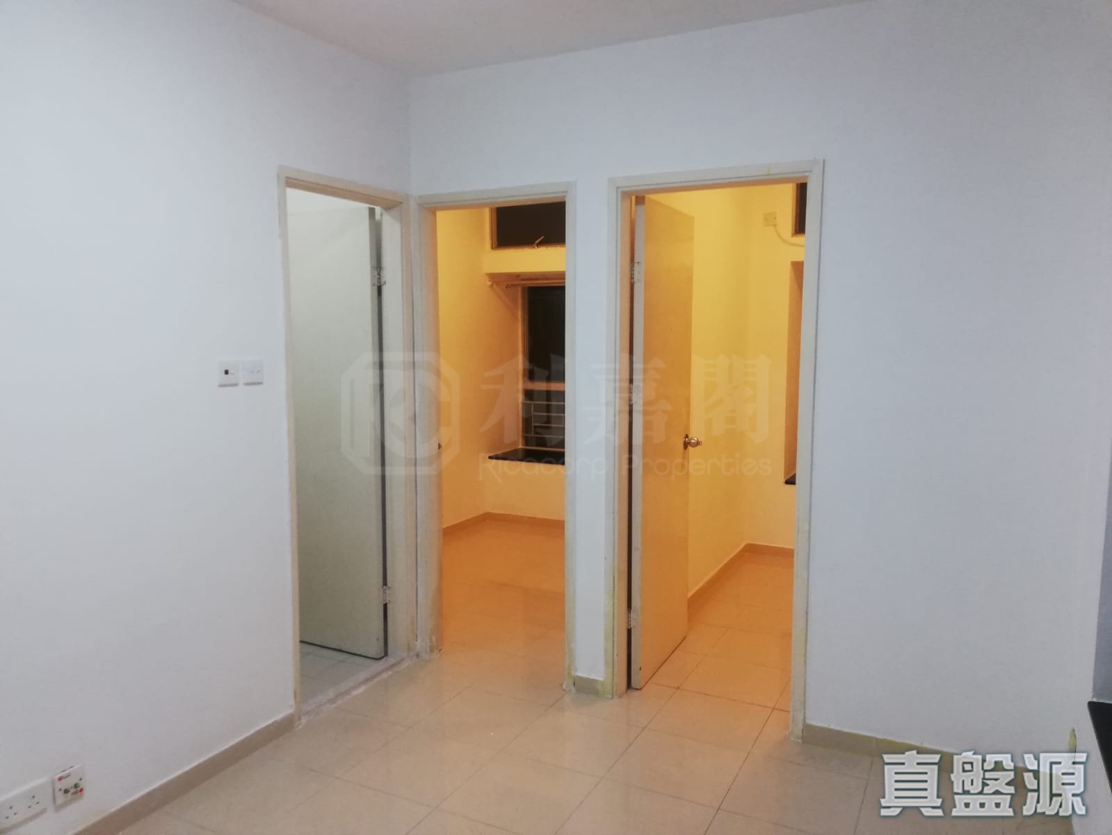 DRAGONFAIR GARDEN BLOCK 2 Low Floor Zone Flat B Central/Sheung Wan/Western District