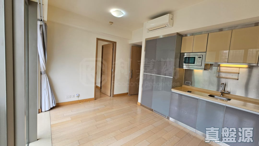 ISLAND CREST TOWER 2 High Floor Zone Flat F Central/Sheung Wan/Western District