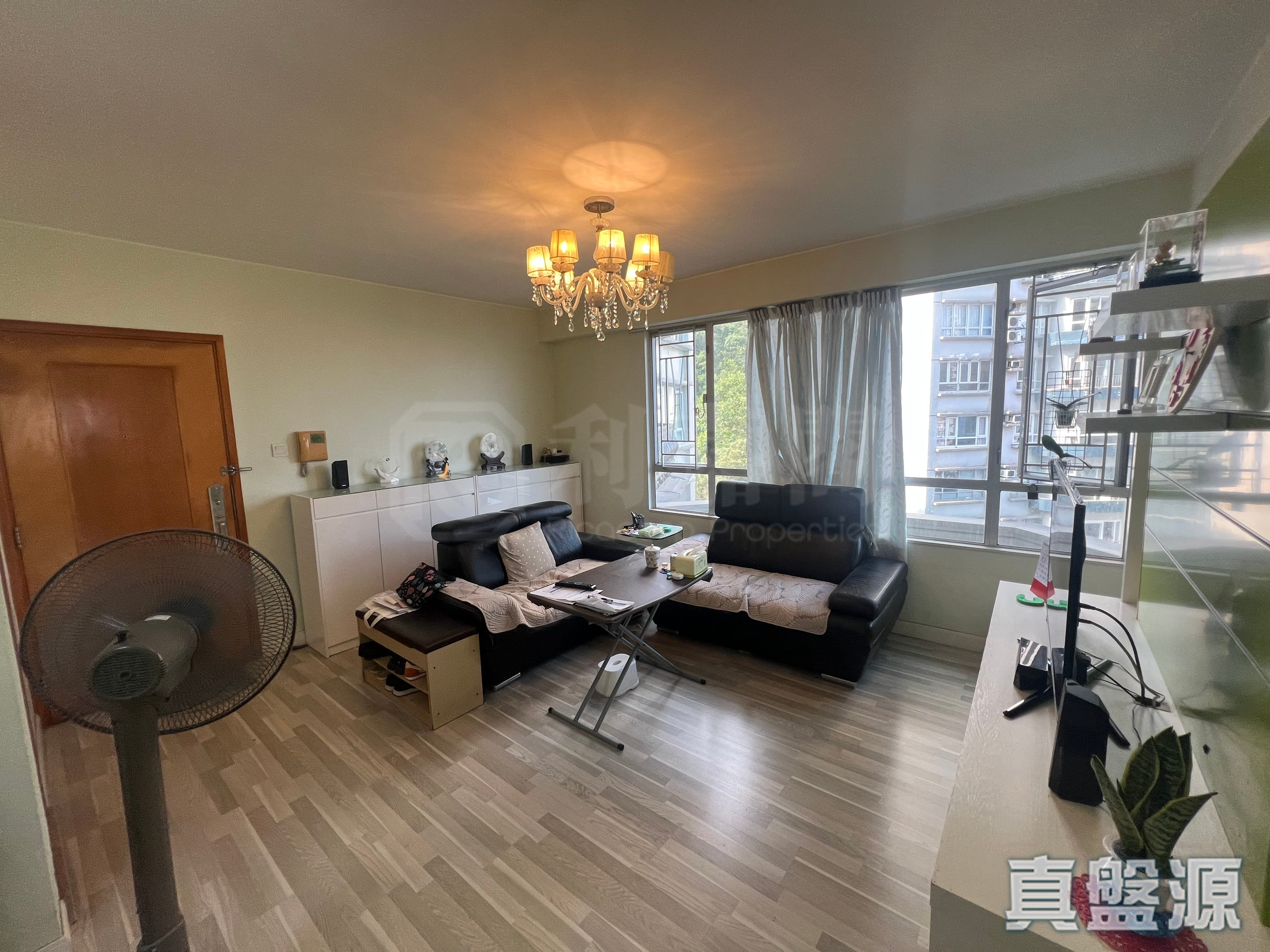 HONG KONG GARDEN PHASE 3 - Block 19 Low Floor Zone Flat C Sham Tseng/Castle Peak Road