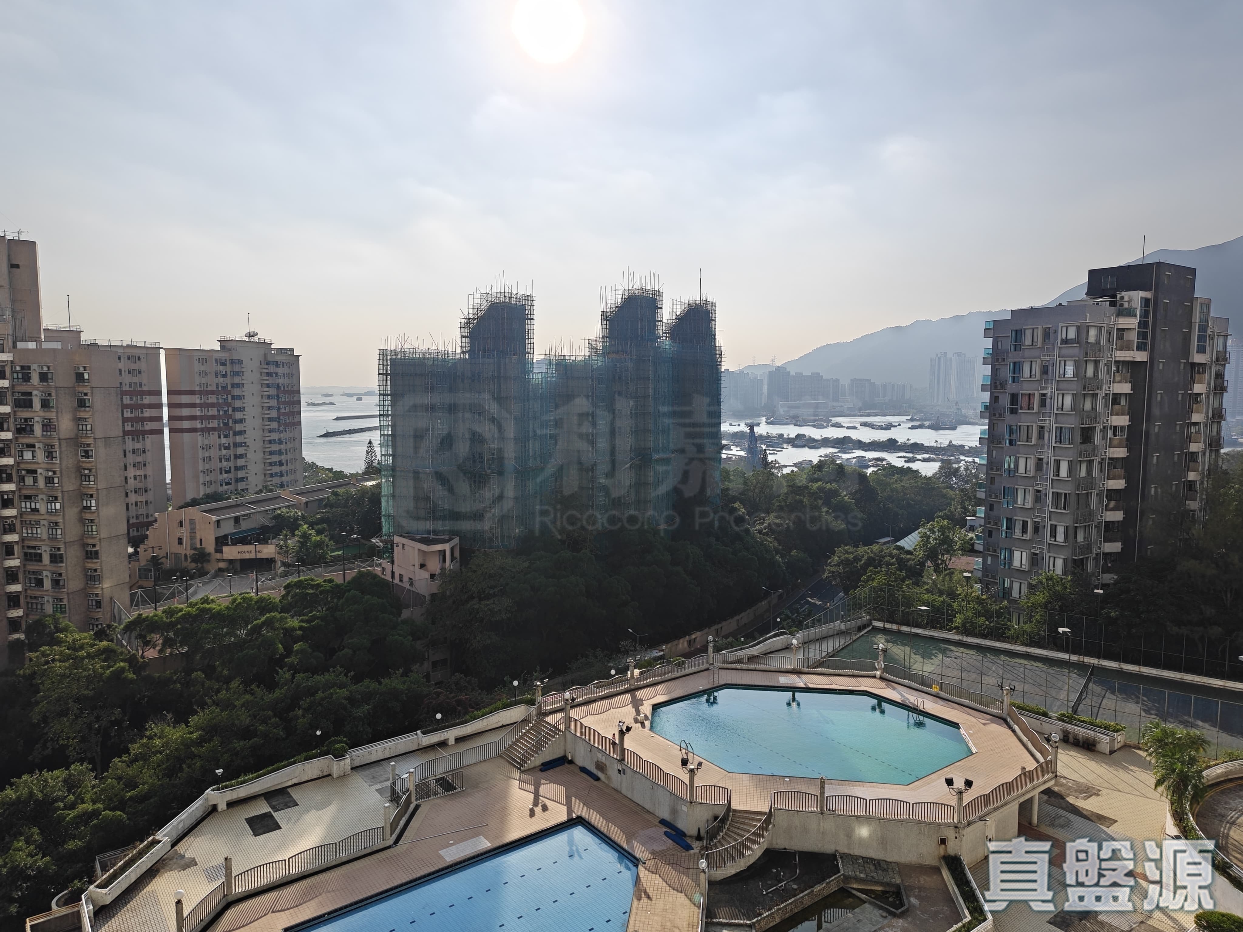 SEAVIEW GARDEN BLOCK 4 Medium Floor Zone Flat B Sham Tseng/Castle Peak Road