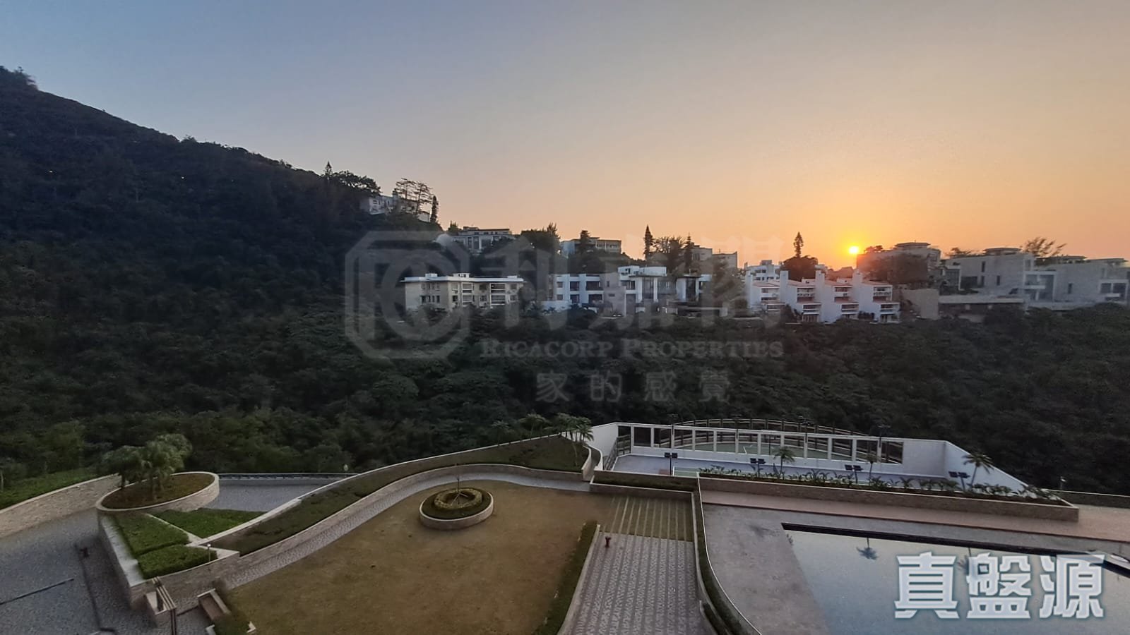 华景园 2座 中层 B室 山顶/南区