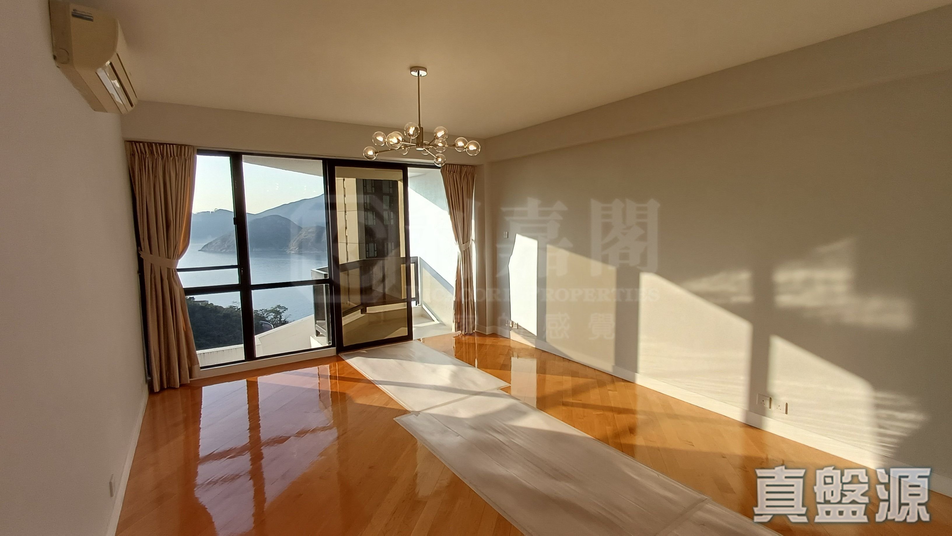 SOUTH BAY TOWERS High Floor Zone Flat A Peak/Island South