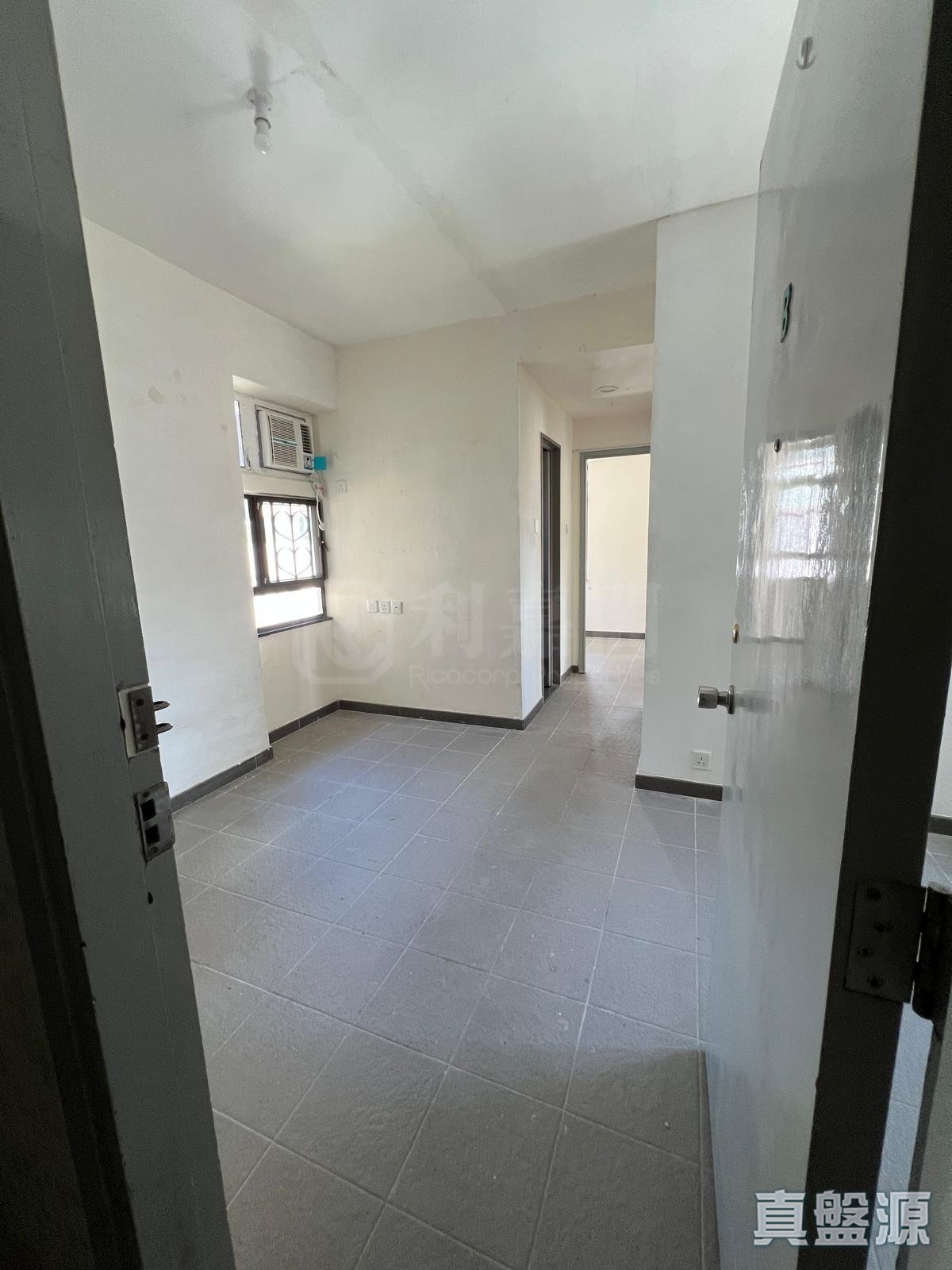 伦辉楼 高层 B室 山顶/南区