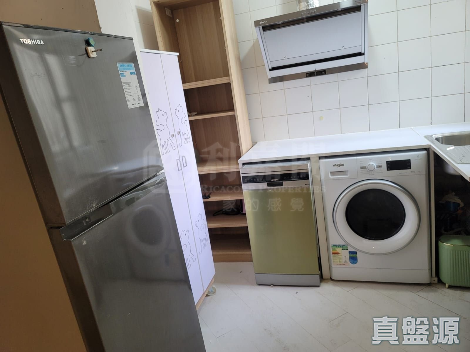 LUNG TAK COURT YI TAK HOUSE (BLOCK D) Medium Floor Zone Flat 29 Peak/Island South