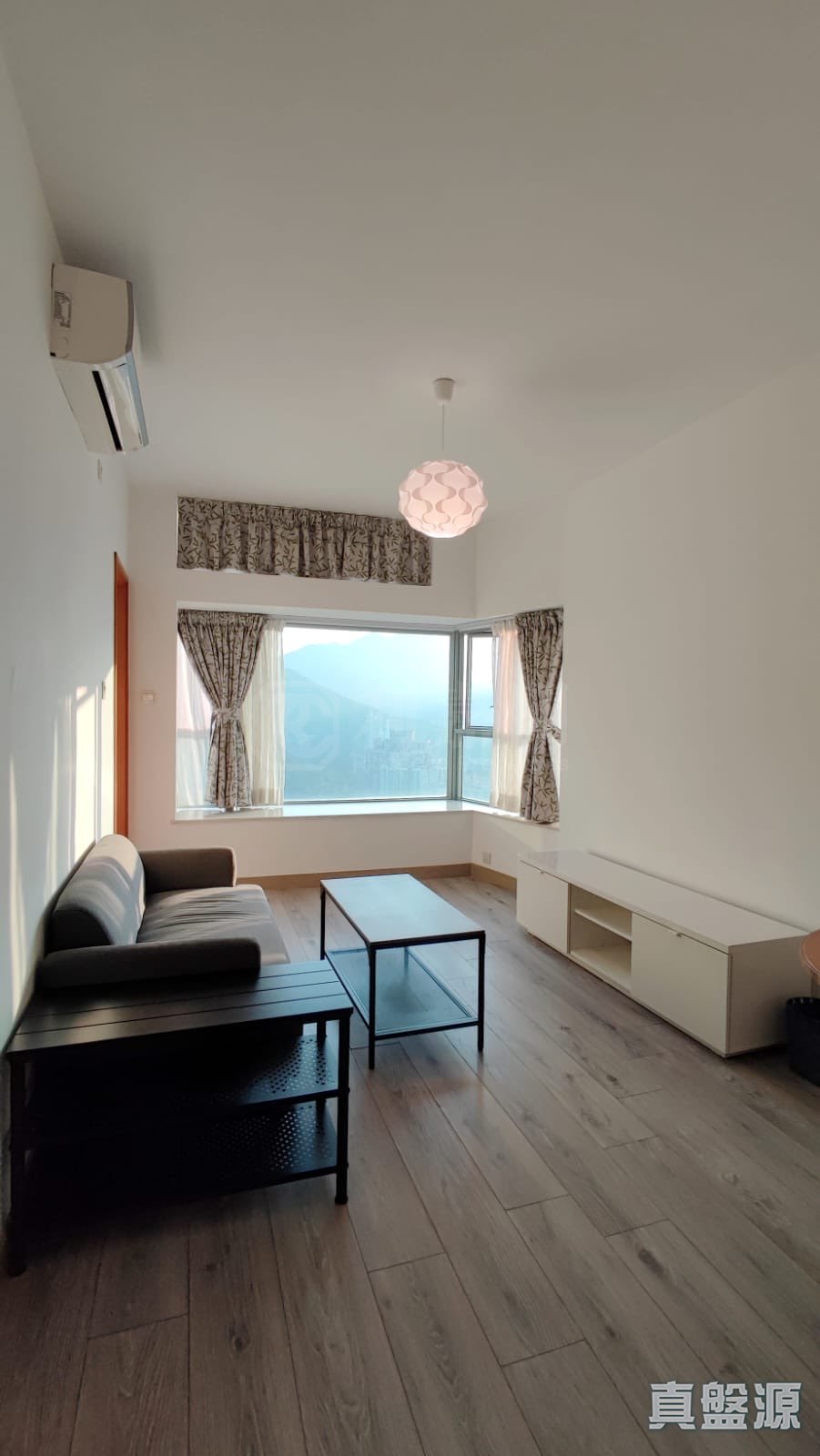 COASTAL SKYLINE PHASE 1 - Block 6 Very High Floor Zone Flat F Tung Chung