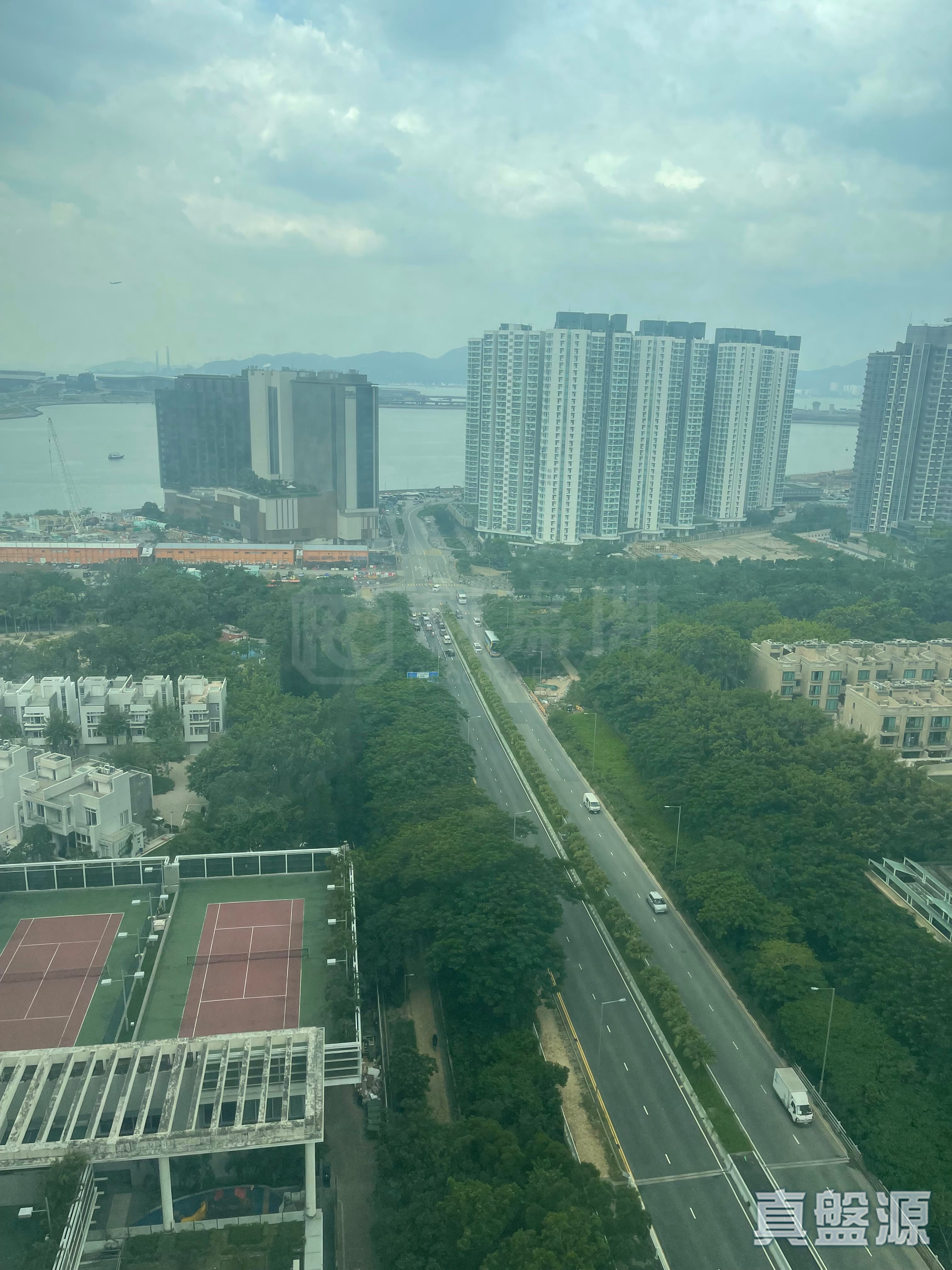 COASTAL SKYLINE PHASE 1 - Block 1 Medium Floor Zone Flat A Tung Chung