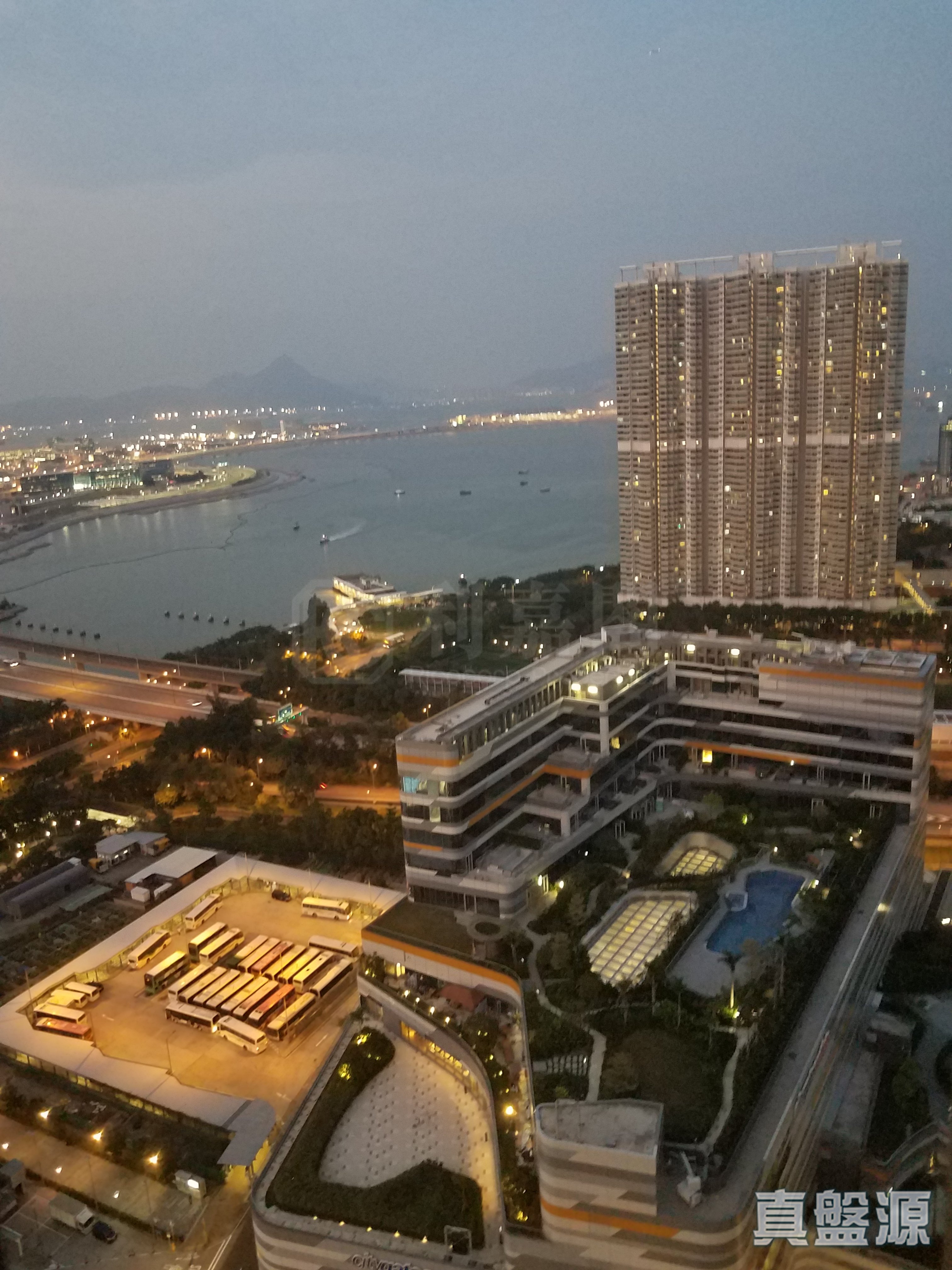 TUNG CHUNG CRESCENT PHASE 2 - Block 7 Very High Floor Zone Flat H Tung Chung