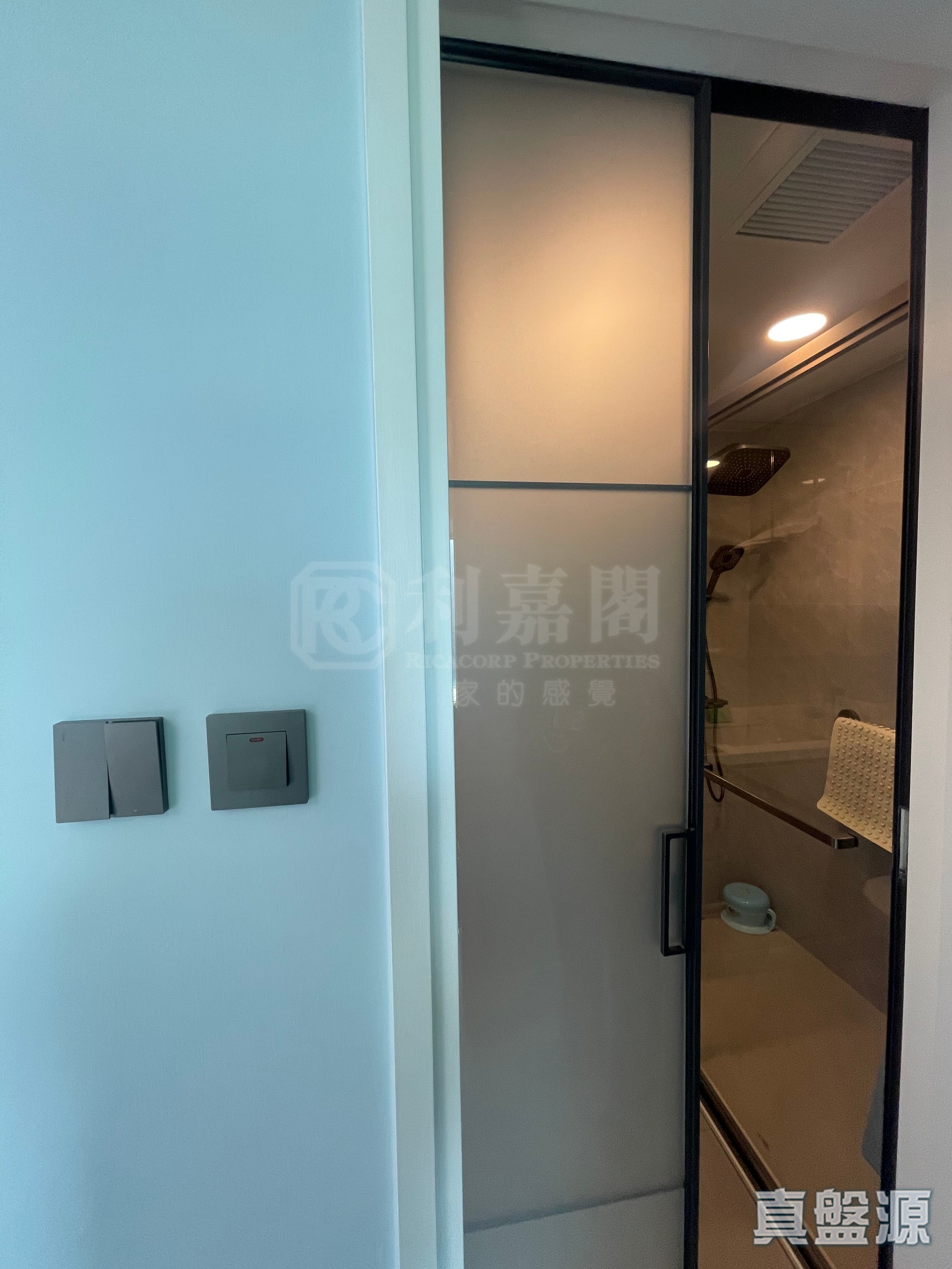 CARIBBEAN COAST PHASE 3 CARMEL COVE - Tower 10 Medium Floor Zone Flat F Tung Chung