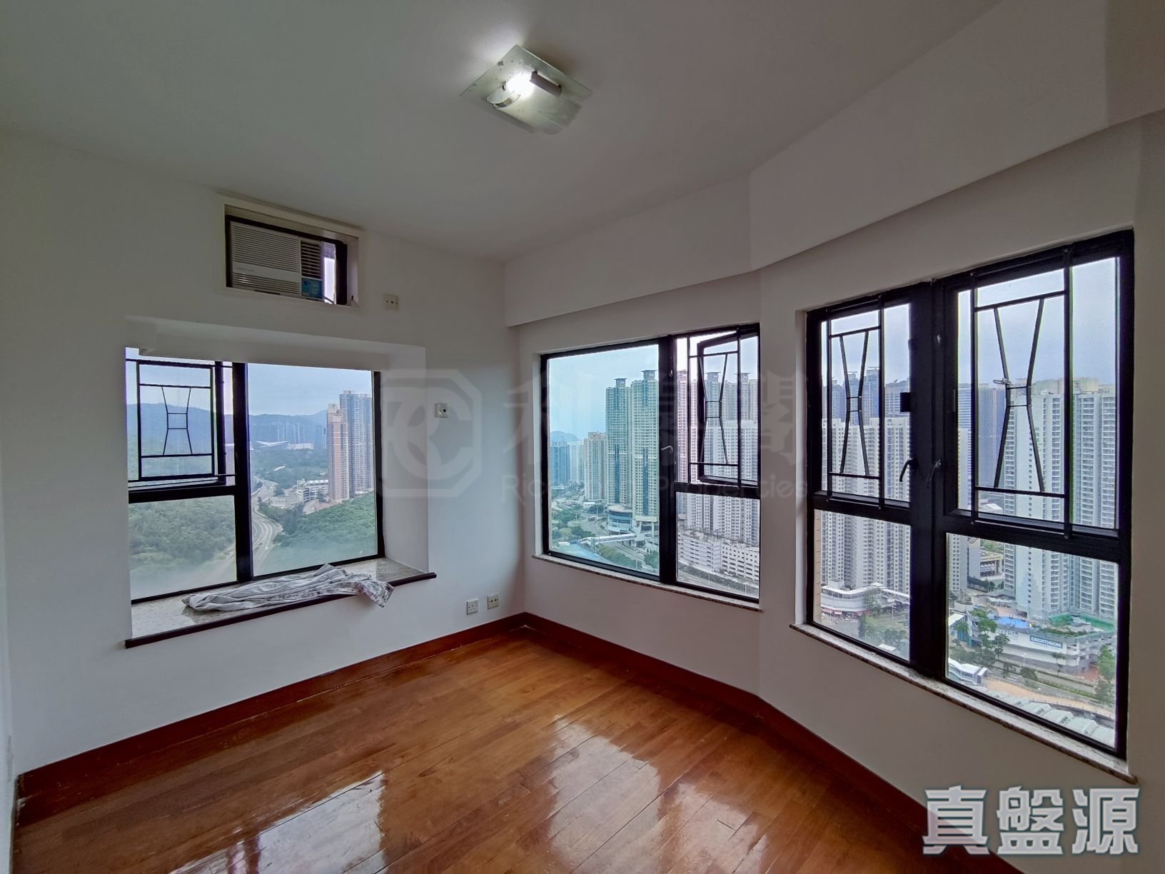 NAN FUNG PLAZA TOWER 1 High Floor Zone Flat H Tseung Kwan O