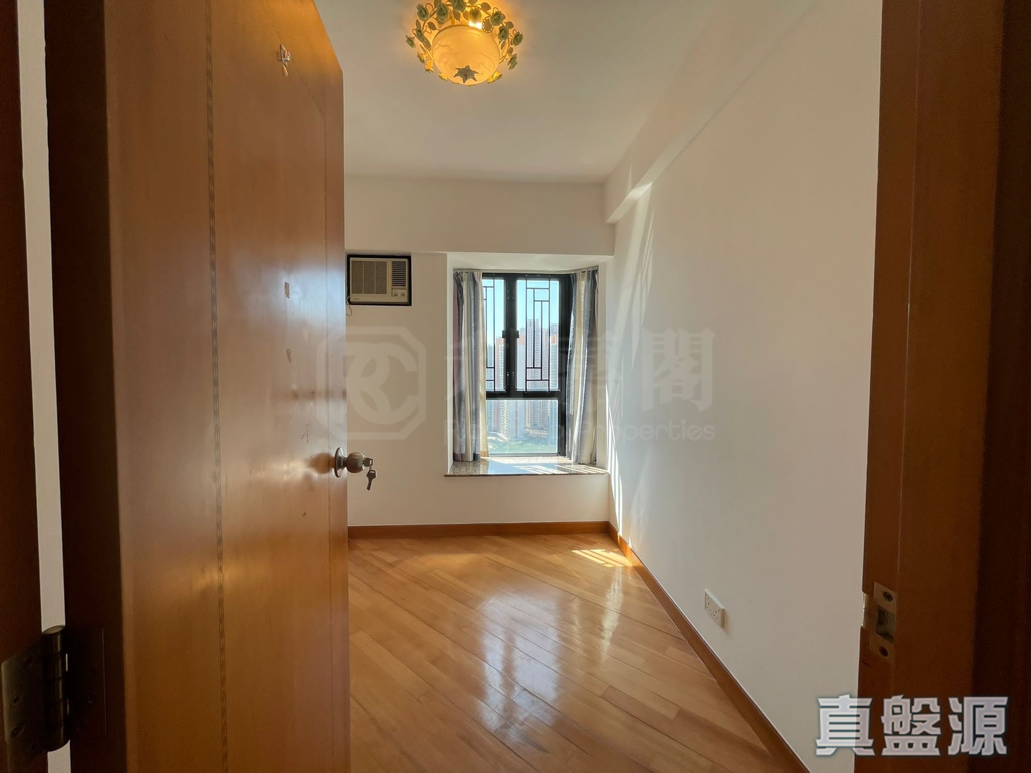 OSCAR BY THE SEA PHASE 1 - Block 1 High Floor Zone Flat A Tseung Kwan O