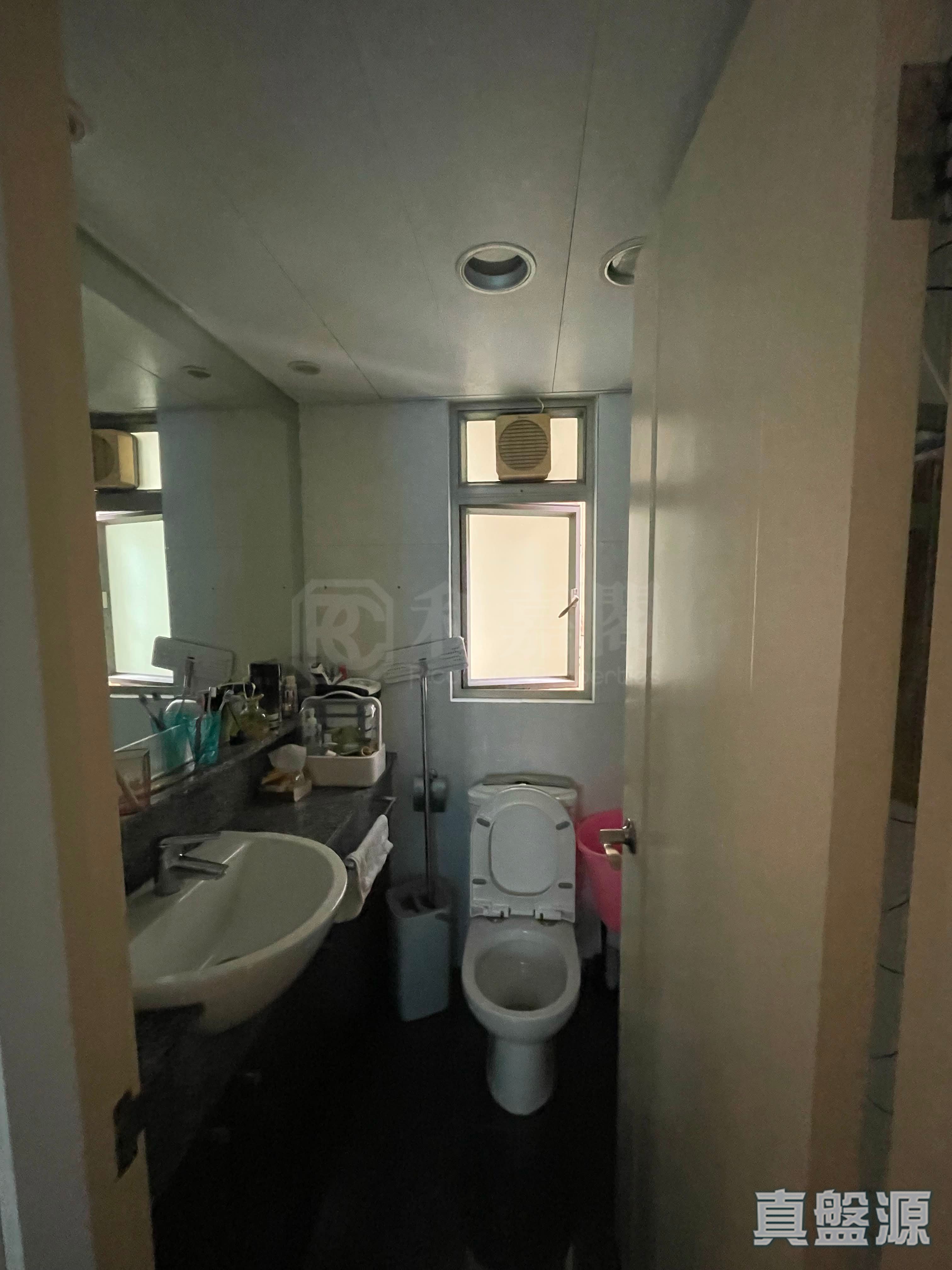 TSEUNG KWAN O PLAZA PHASE 1 - Tower 3a Low Floor Zone Flat E Tseung Kwan O