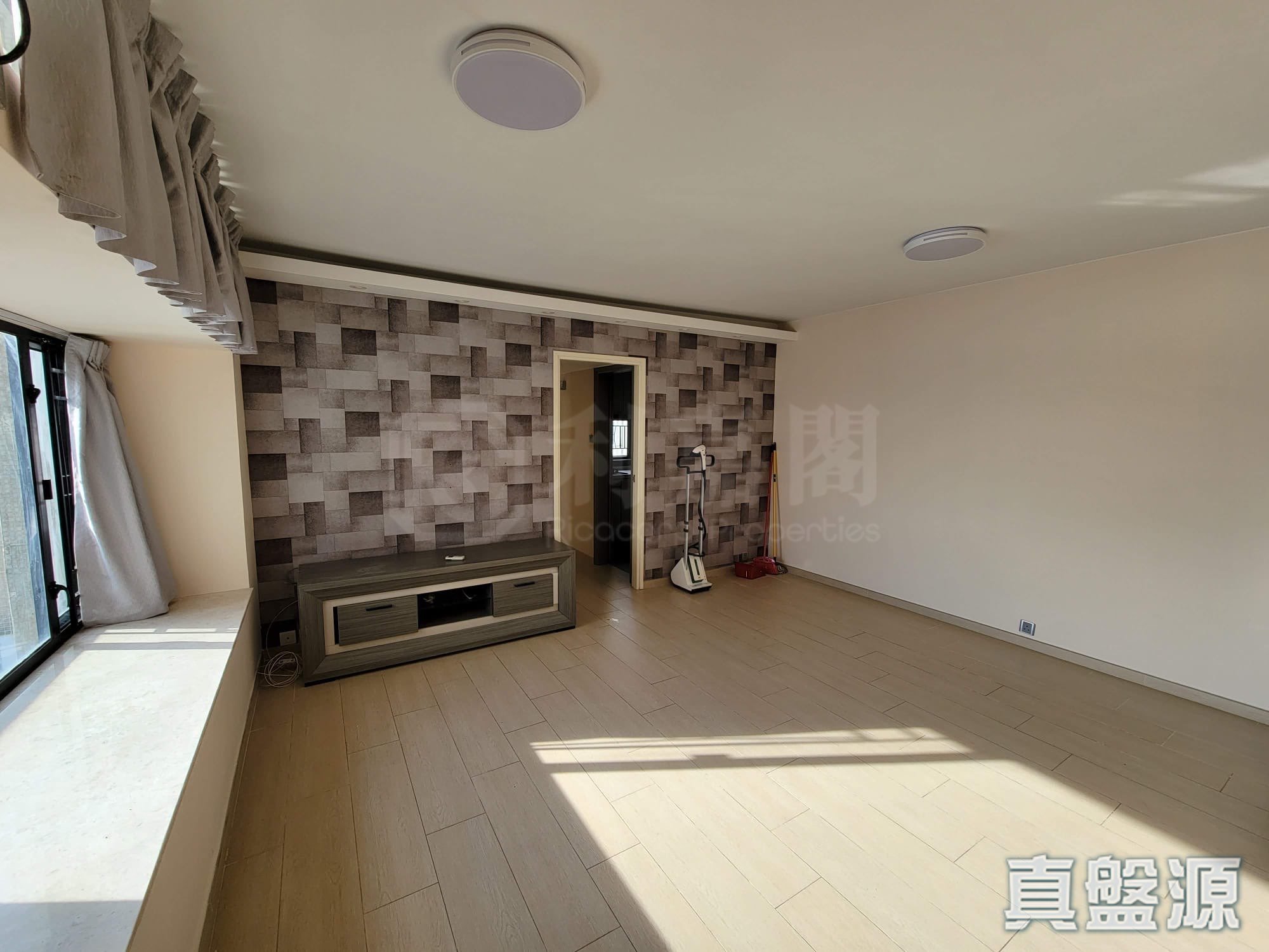 PIERHEAD GARDEN TOWER 1 Very High Floor Zone Flat B Tuen Mun