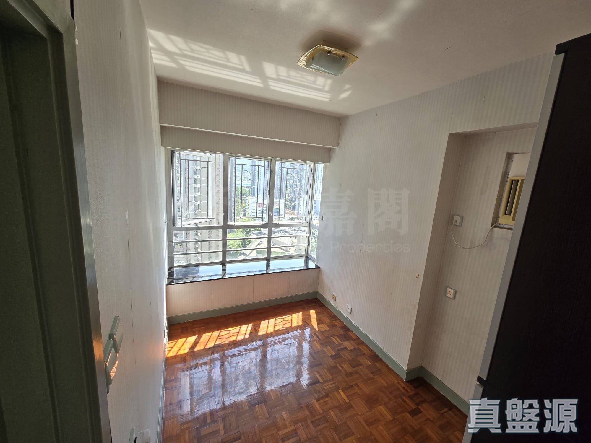 新达广场 1座 高层 G室 大埔