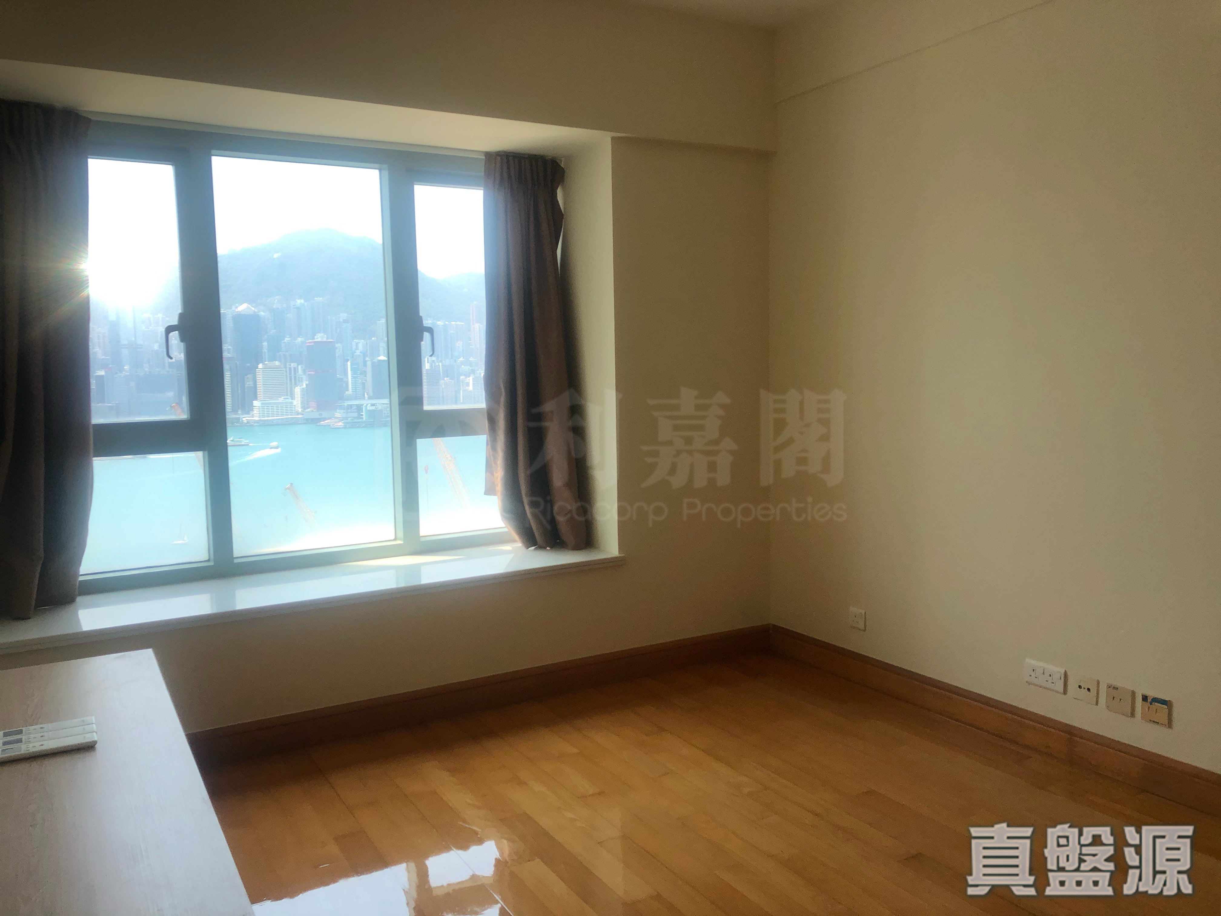 君臨天下 2座 中層 C室 九龍站/尖沙咀/佐敦