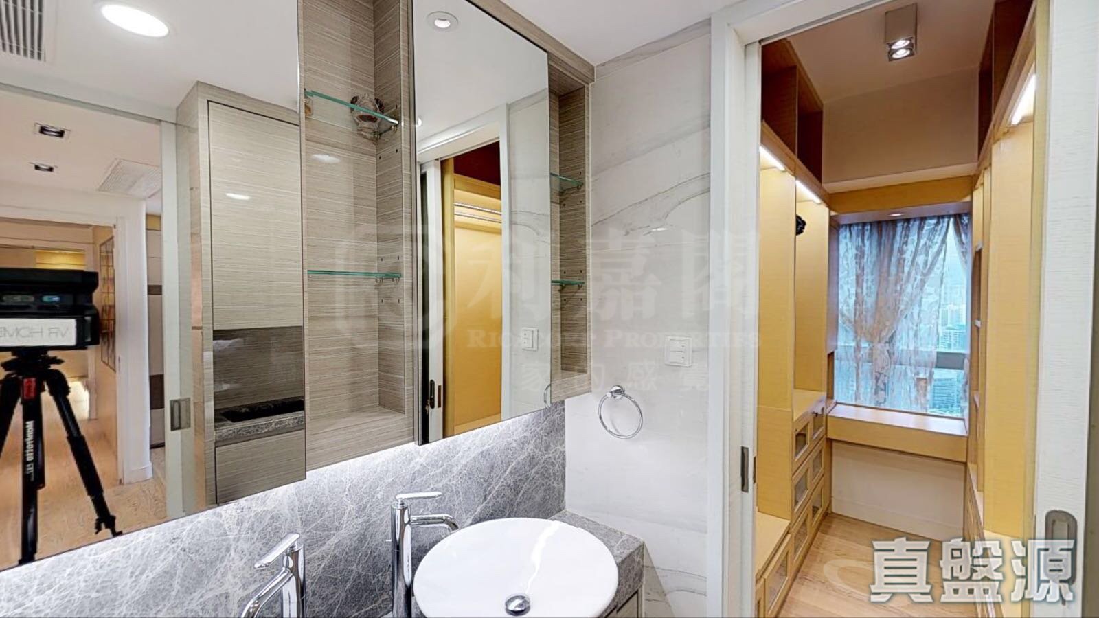 THE HARBOURSIDE TOWER 2 High Floor Zone Flat E Kowloon Station/Tsim Sha Tsui/Jordan