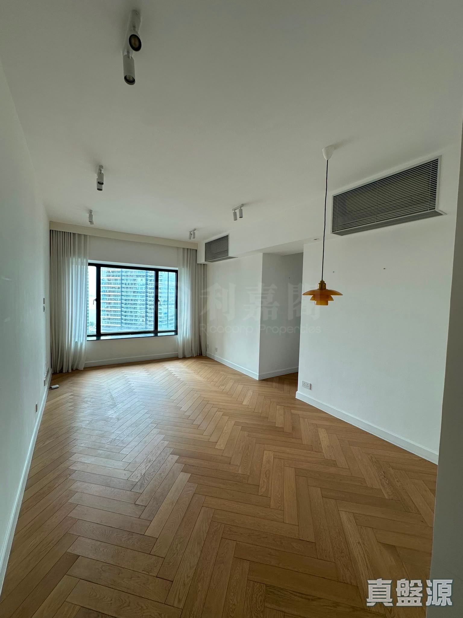 SORRENTO PHASE 1 - Block 6 Medium Floor Zone Flat D Kowloon Station/Tsim Sha Tsui/Jordan