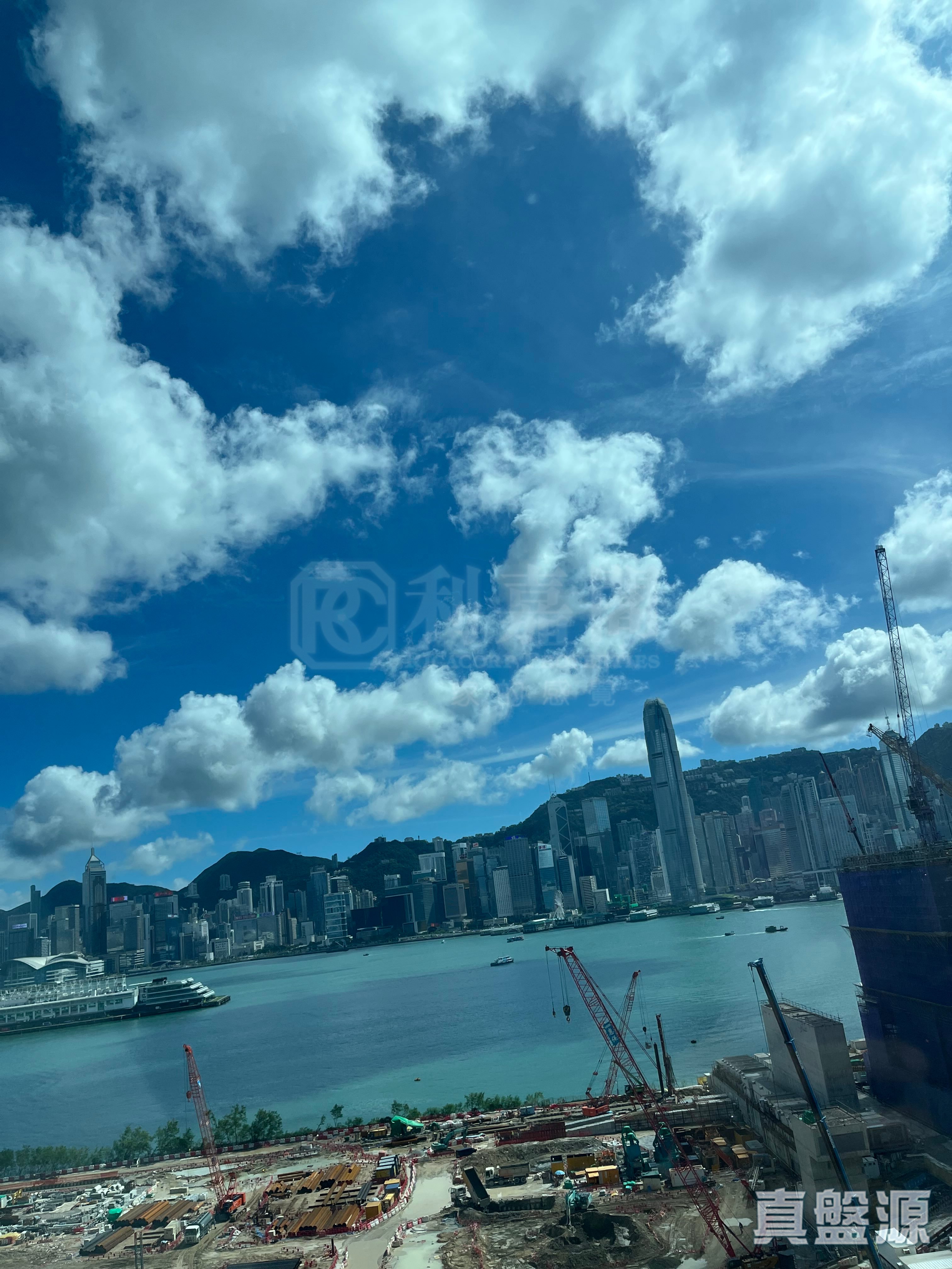 THE HARBOURSIDE TOWER 3 Low Floor Zone Flat A Kowloon Station/Tsim Sha Tsui/Jordan