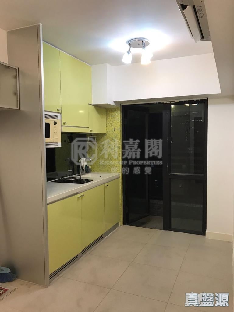 CITY 18 High Floor Zone Flat A Kowloon Station/Tsim Sha Tsui/Jordan