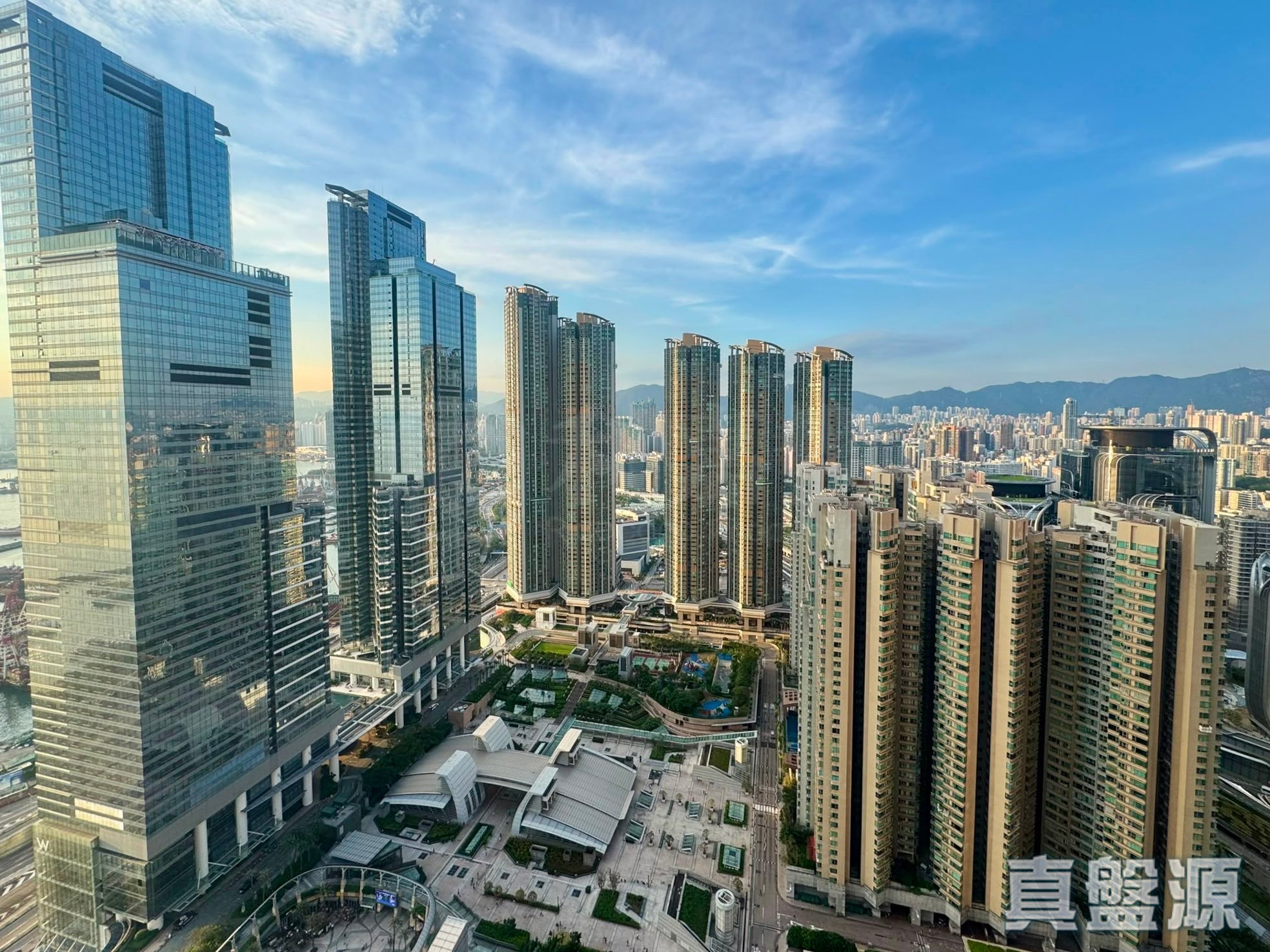 THE HARBOURSIDE TOWER 2 High Floor Zone Flat F Kowloon Station/Tsim Sha Tsui/Jordan