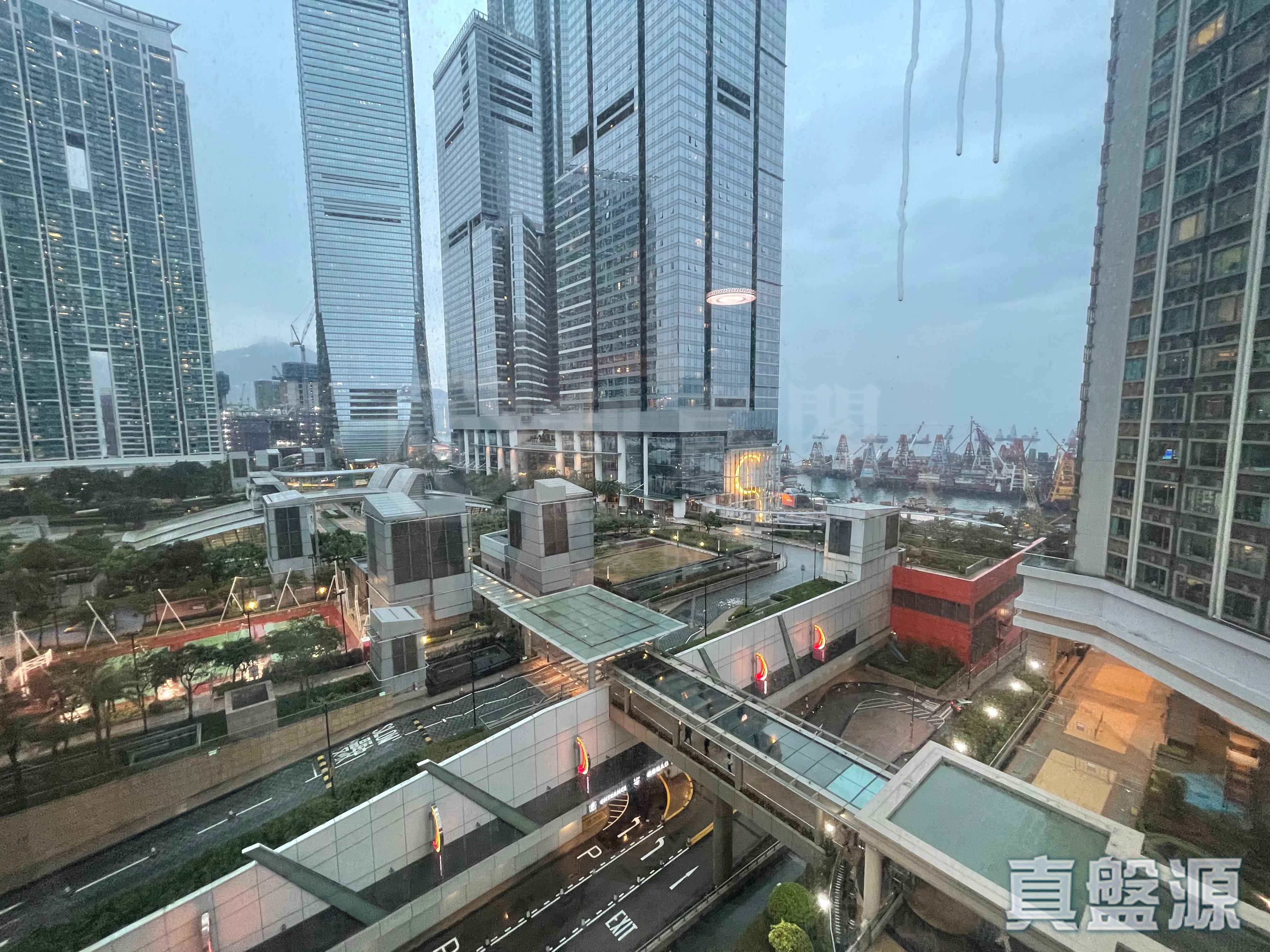 SORRENTO PHASE 1 - Block 3 Low Floor Zone Flat D Kowloon Station/Tsim Sha Tsui/Jordan