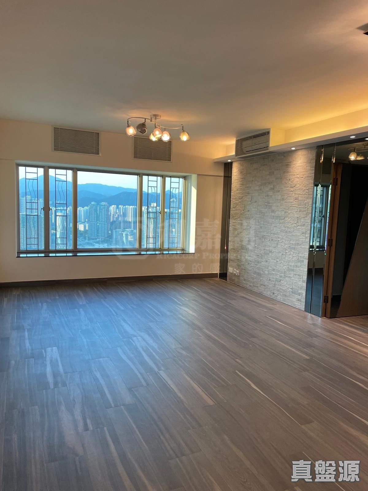 SORRENTO PHASE 1 - Block 3 High Floor Zone Flat F Kowloon Station/Tsim Sha Tsui/Jordan