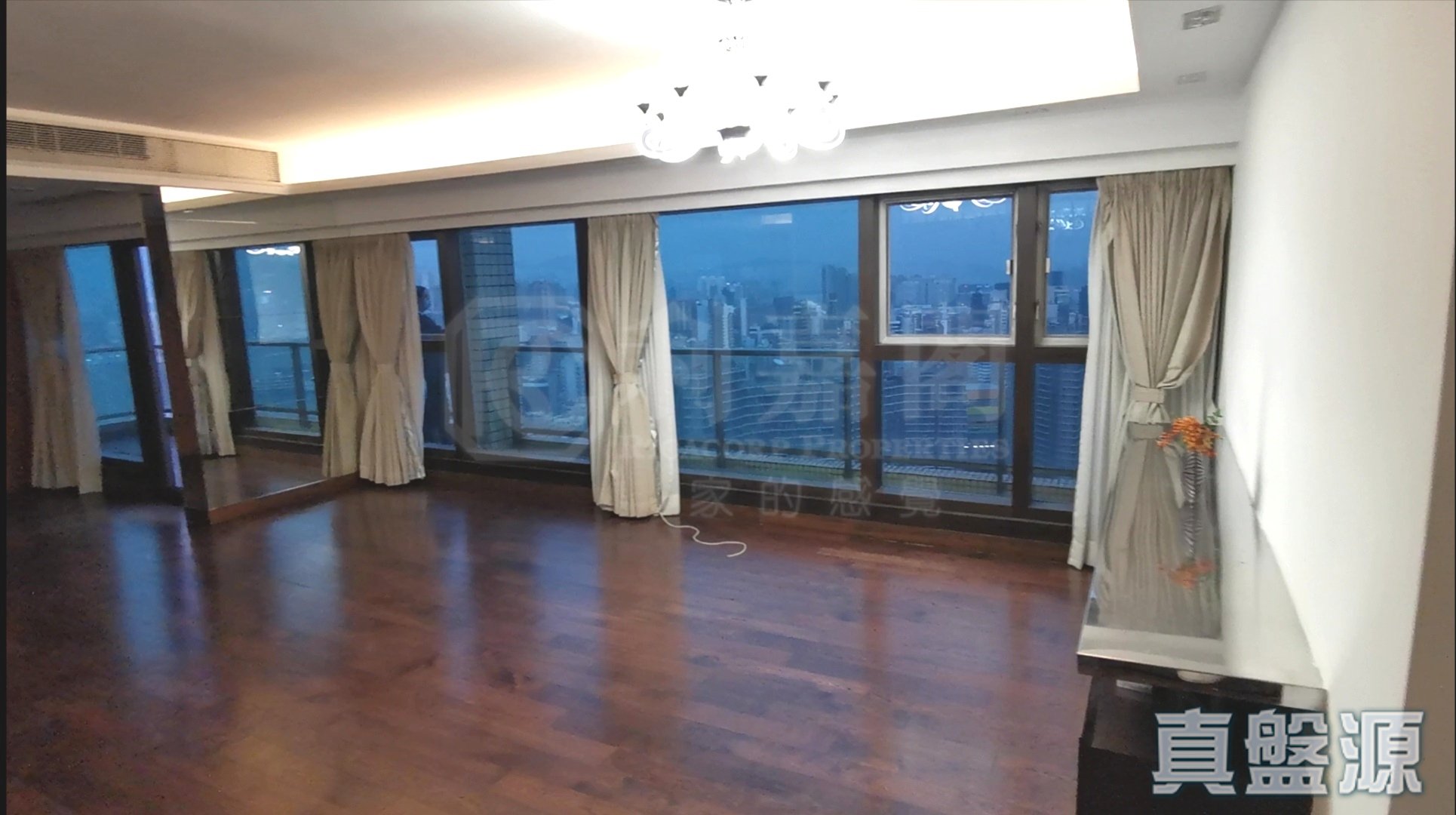 THE WATERFRONT PHASE 2 - Tower 6 Very High Floor Zone Flat A Kowloon Station/Tsim Sha Tsui/Jordan