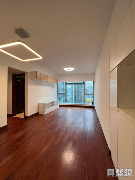 君临天下 2座 中层 E室 九龙站/尖沙咀/佐敦