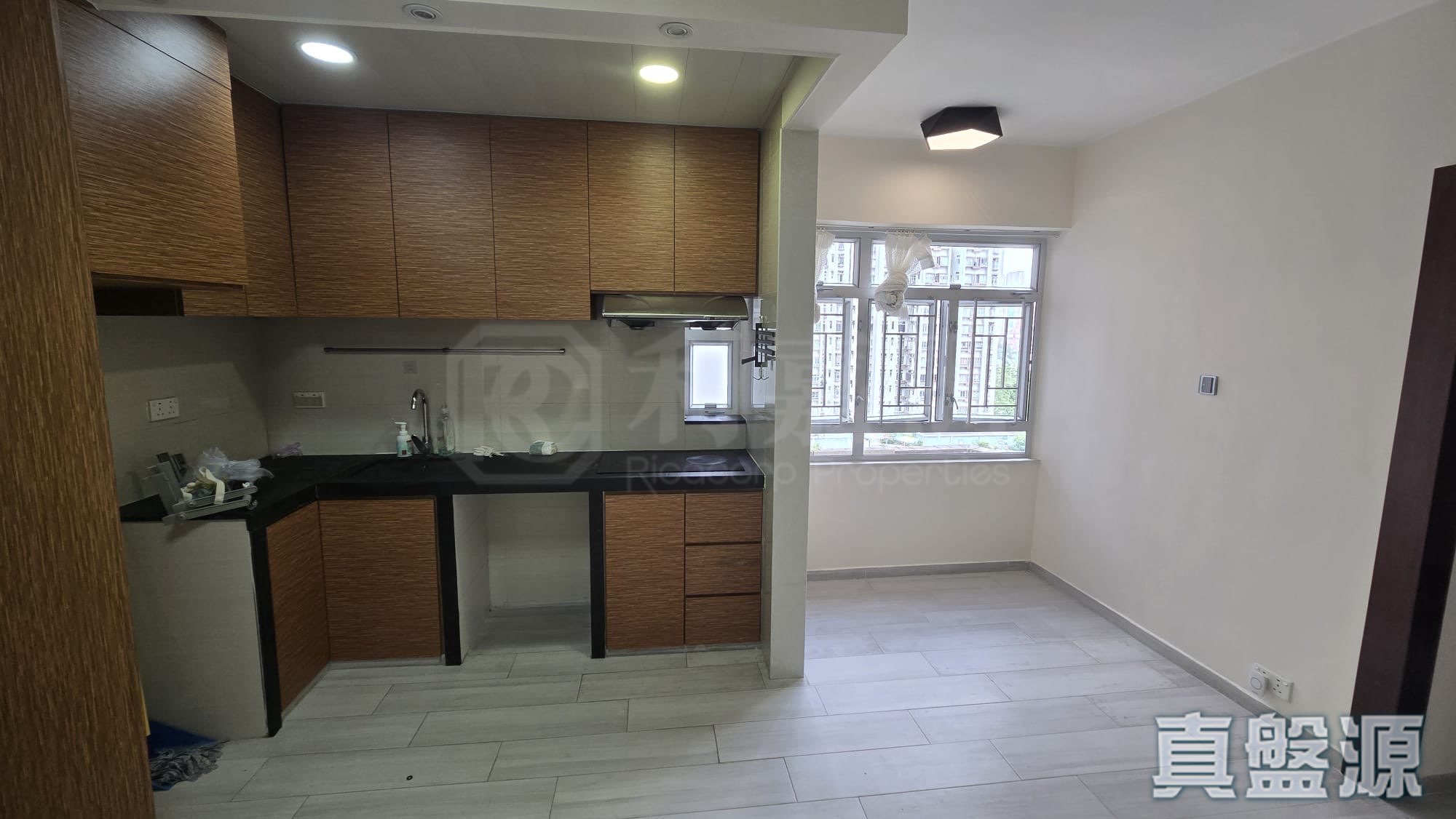 MAYFAIR GARDENS BLOCK 10 Medium Floor Zone Tsing Yi