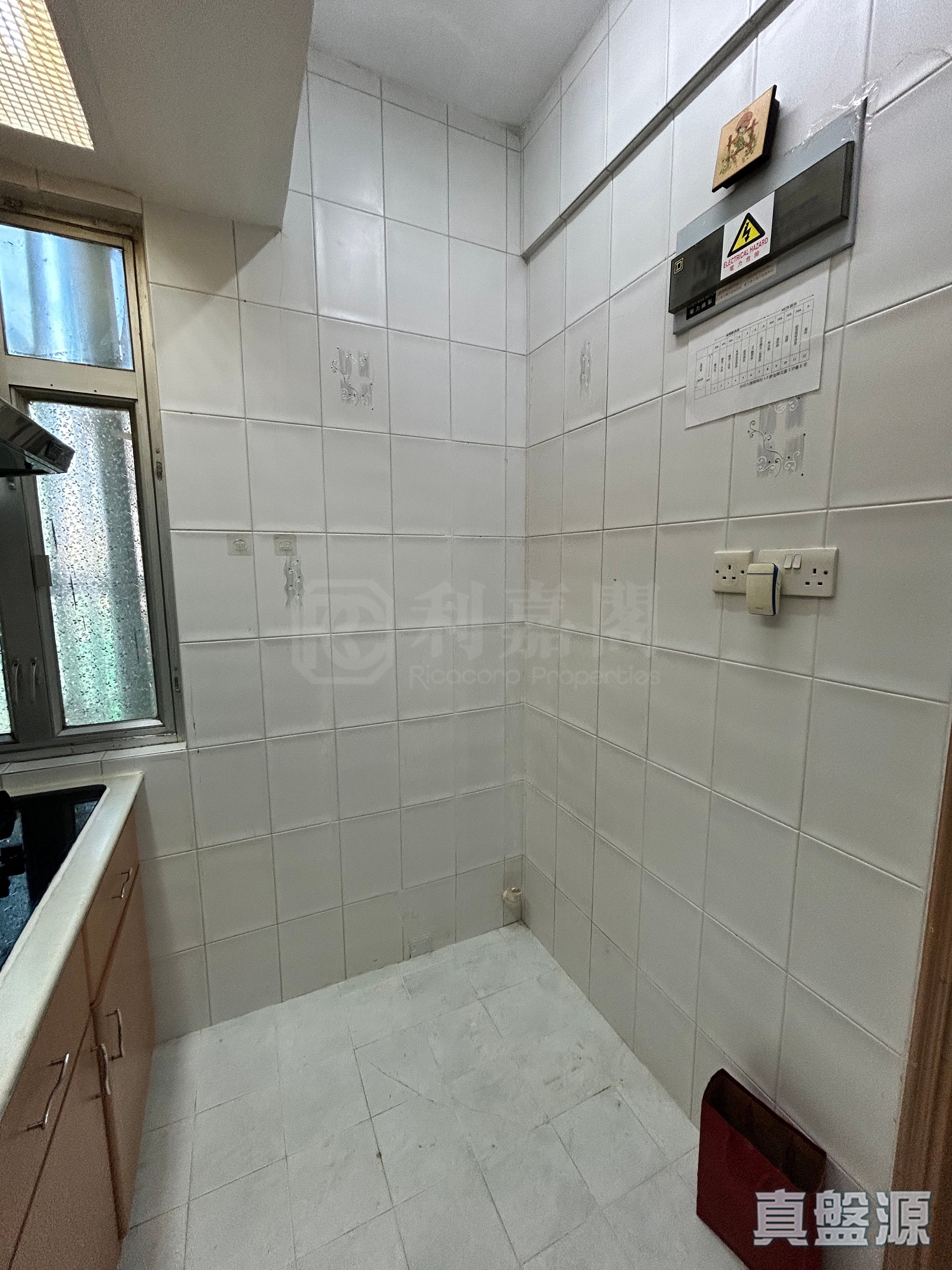 GLAMOUR GARDEN Low Floor Zone Flat E Tai Wai