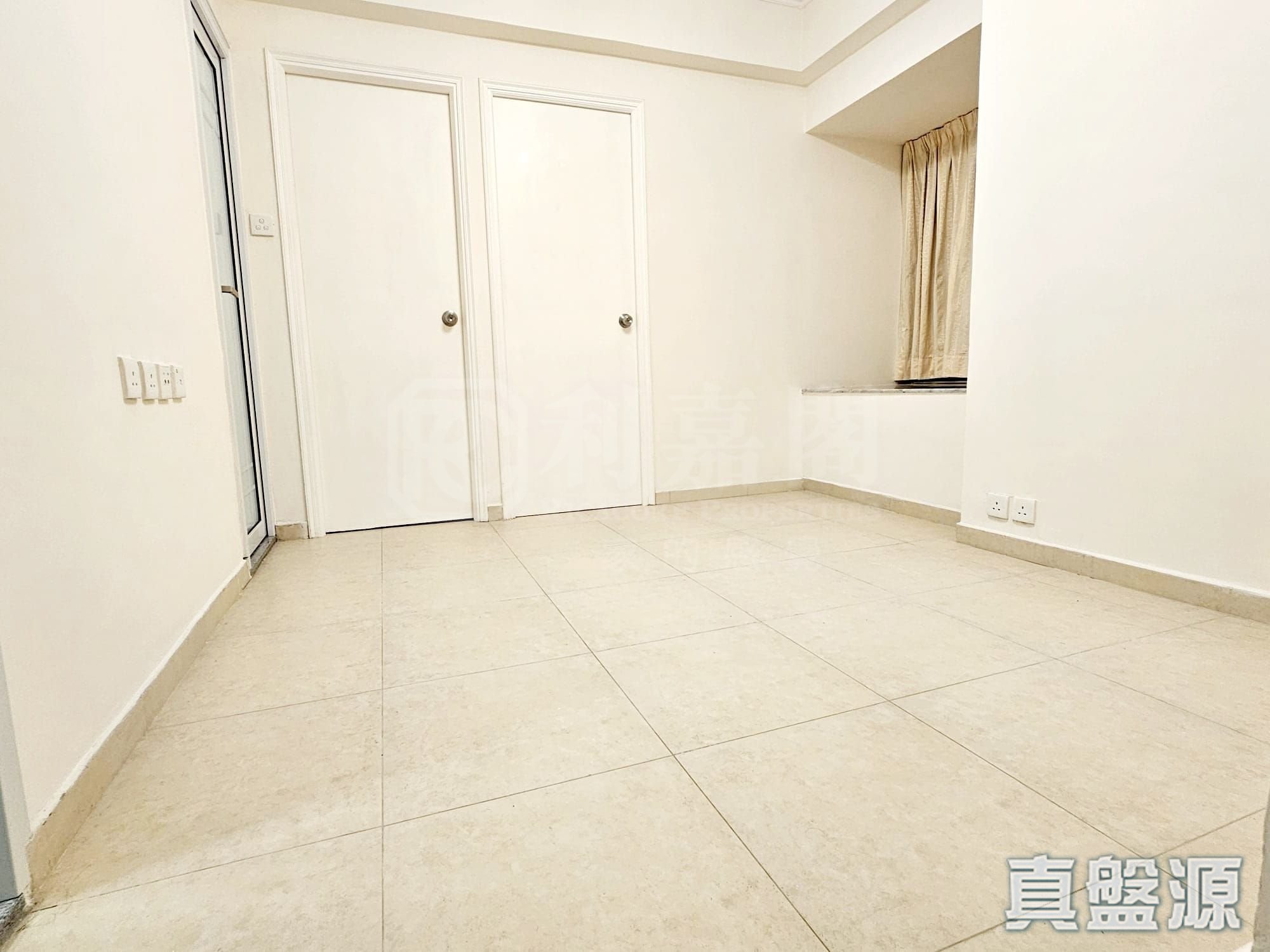 金狮花园 1期 金华阁 (D座) 低层 7室 大围