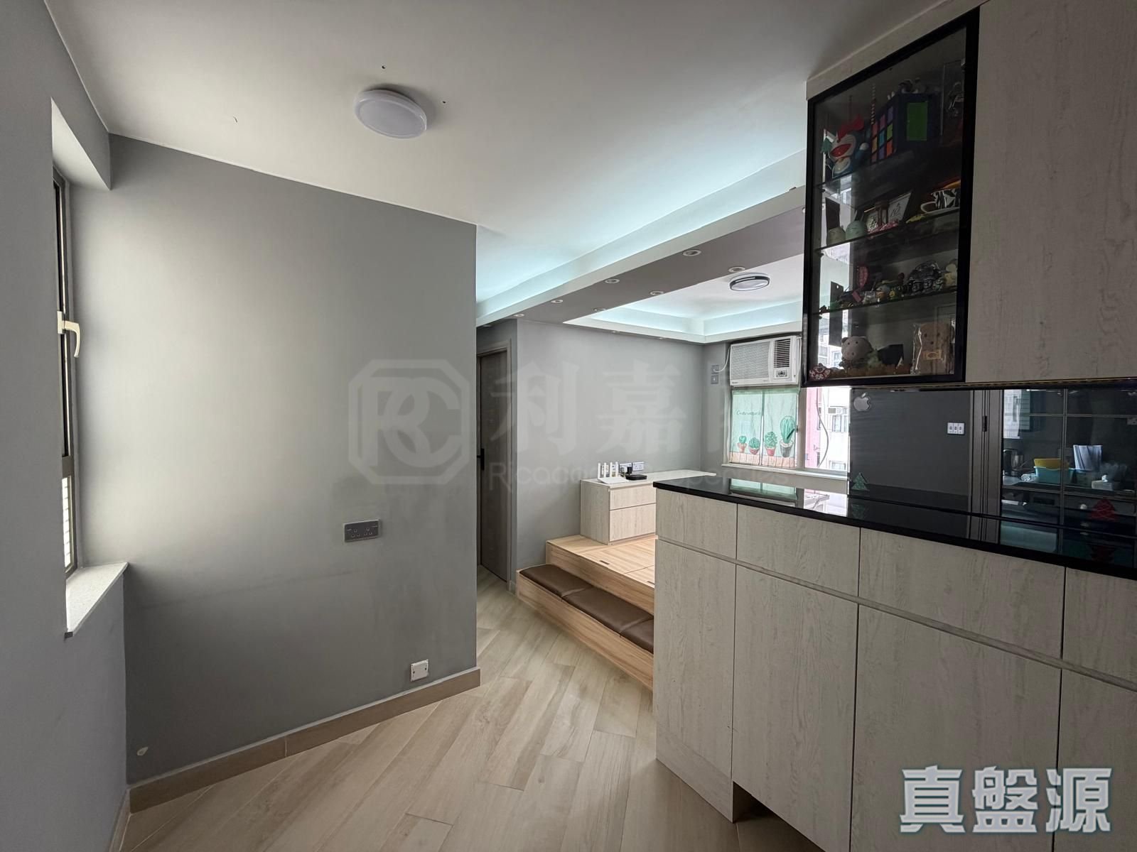 TSUEN WAN CENTRE BLOCK 1 (KWANGCHOW HOUSE) High Floor Zone Flat G Tsuen Wan