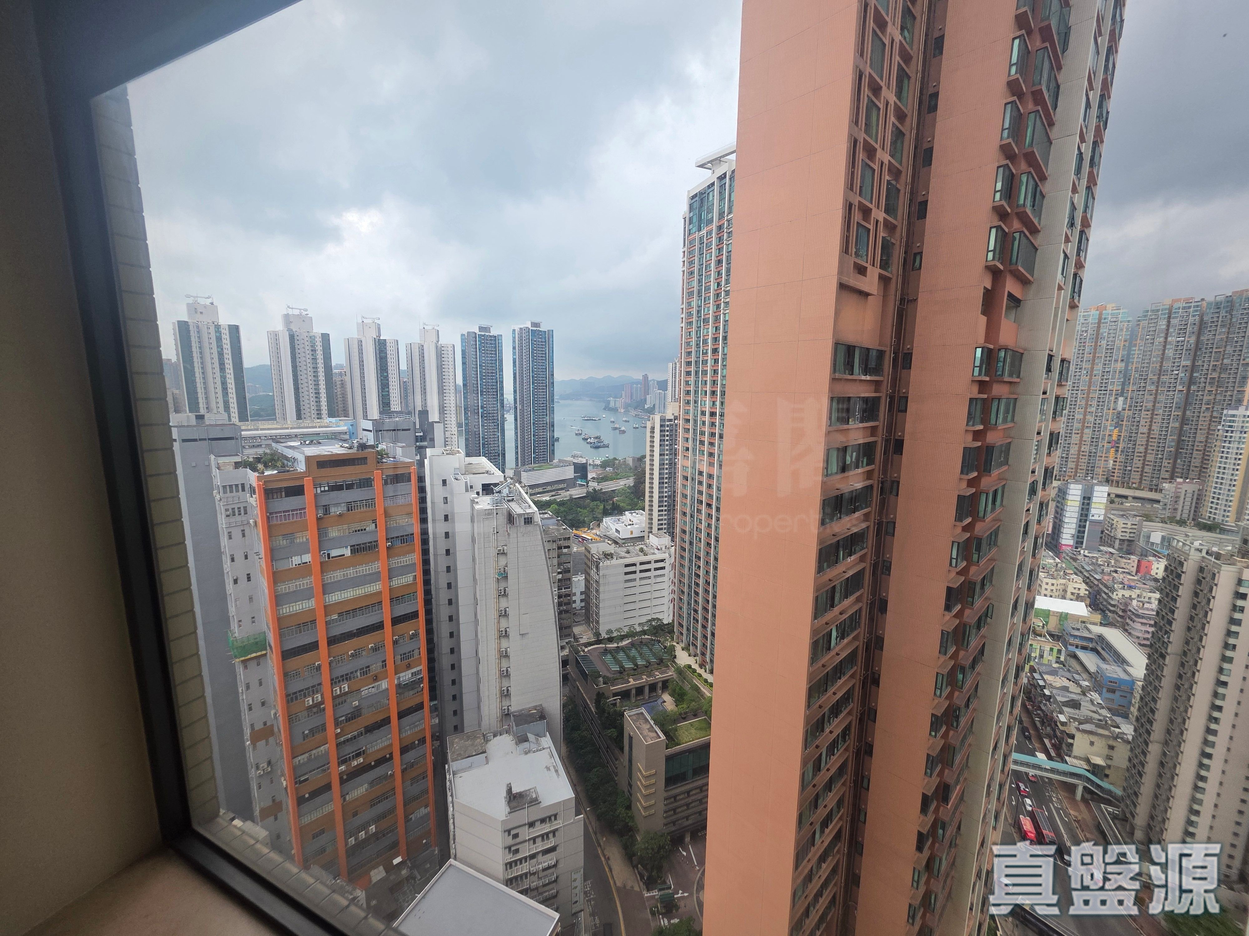 立坊 高層 06室 荃灣