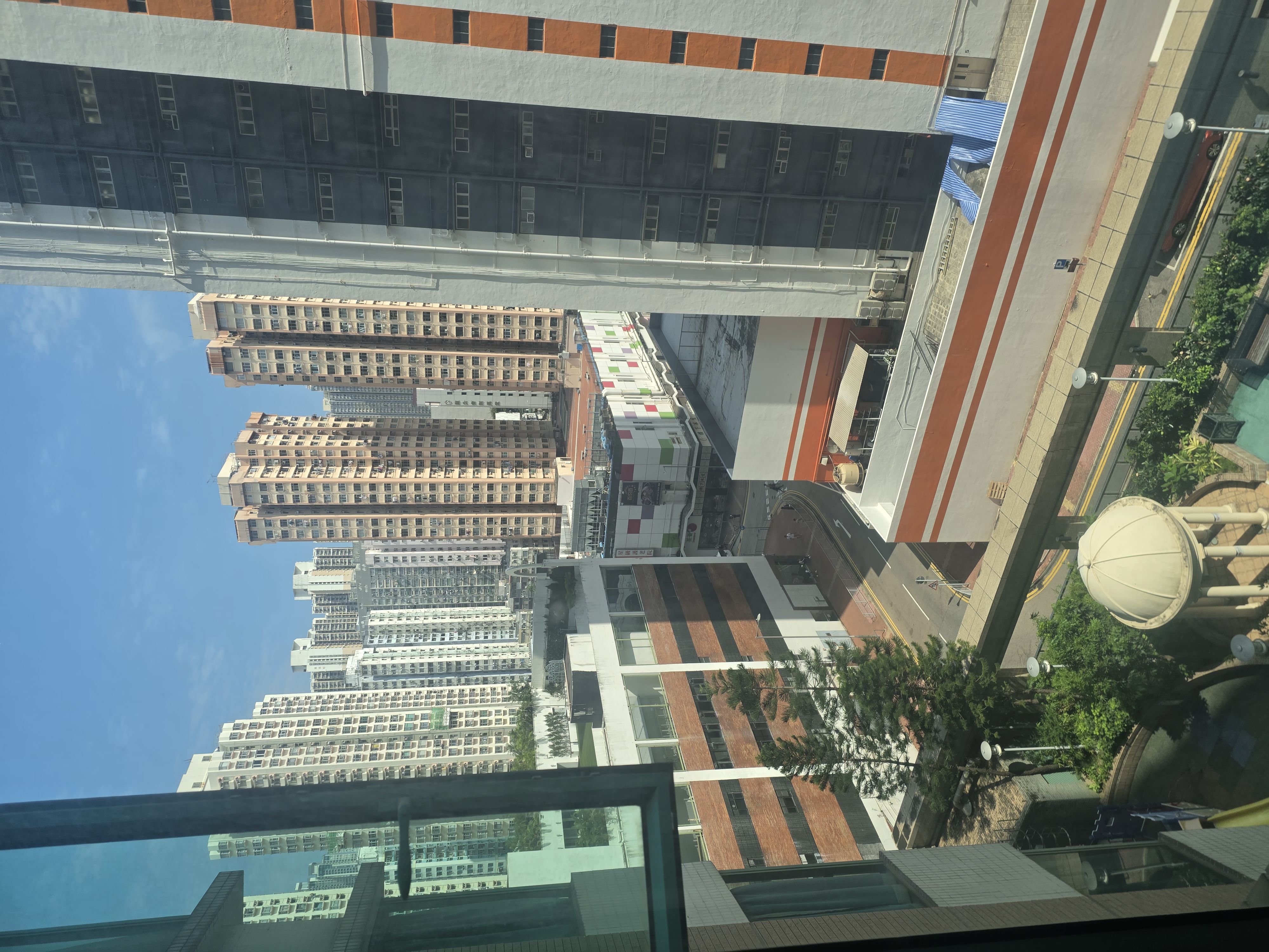 名逸居 3座 低層 E室 荃灣
