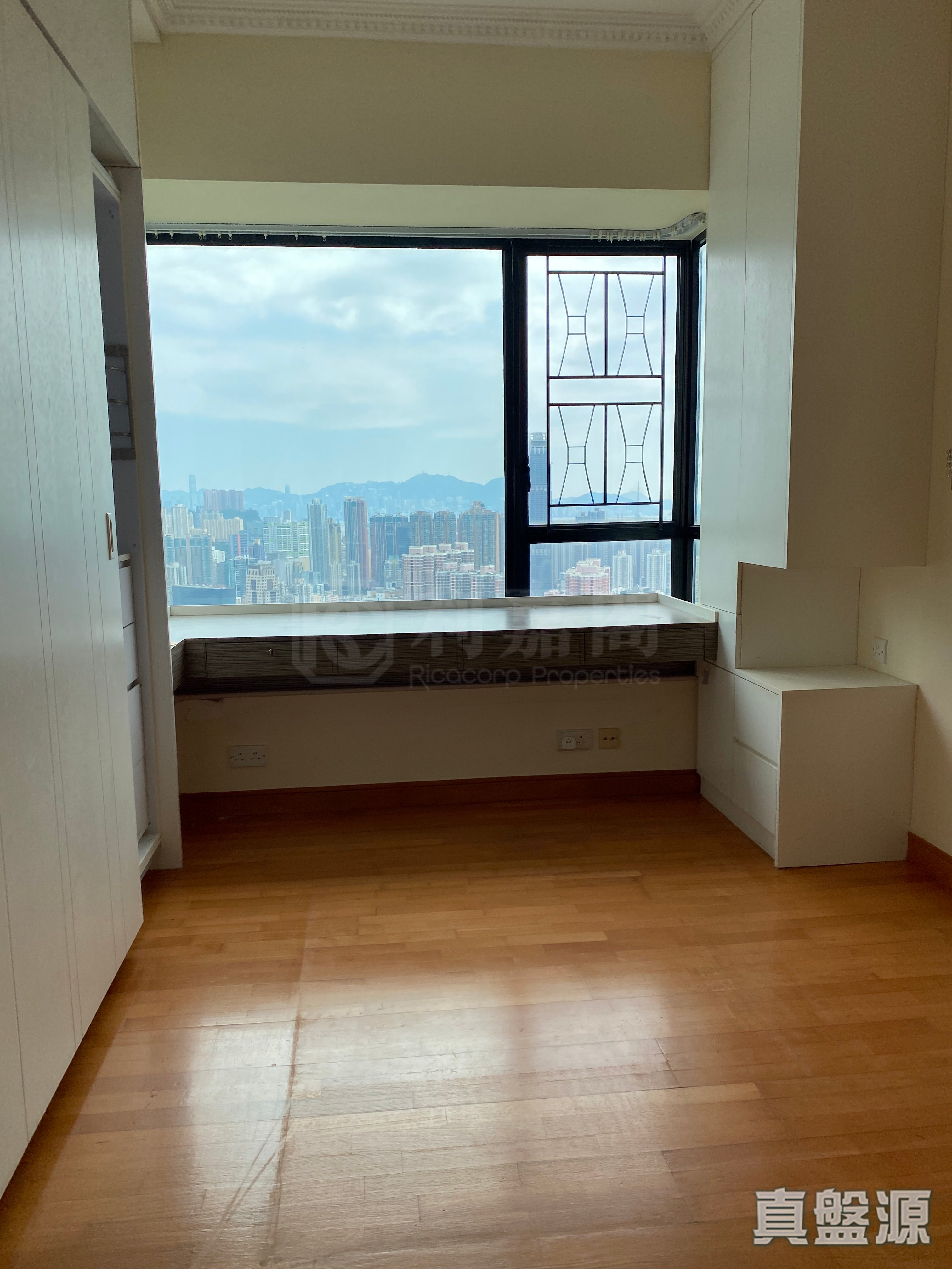 THE CLIVEDEN BLOCK 2 Very High Floor Zone Tsuen Wan