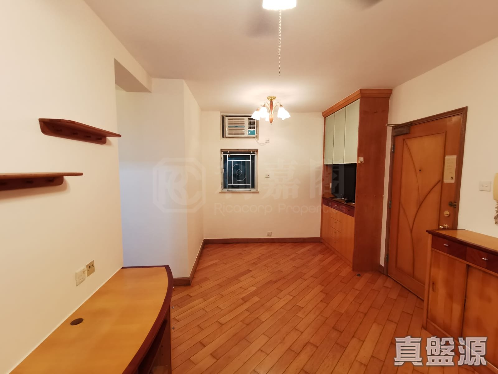 愉景新城 1期 4座 中層 C室 荃灣